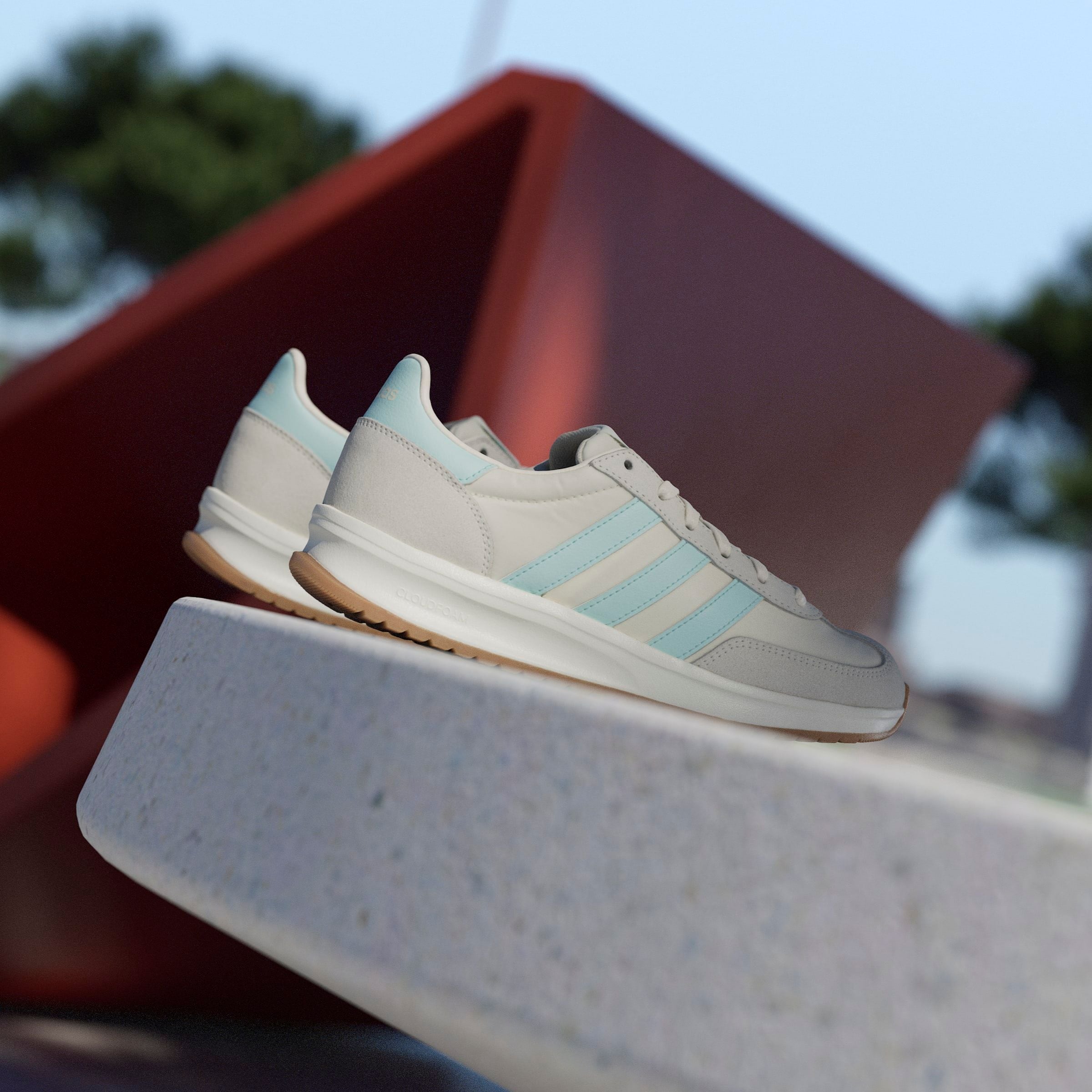 adidas Sportswear Sneaker »RUN 70S 2.0«, inspiriert vom Design des SL72