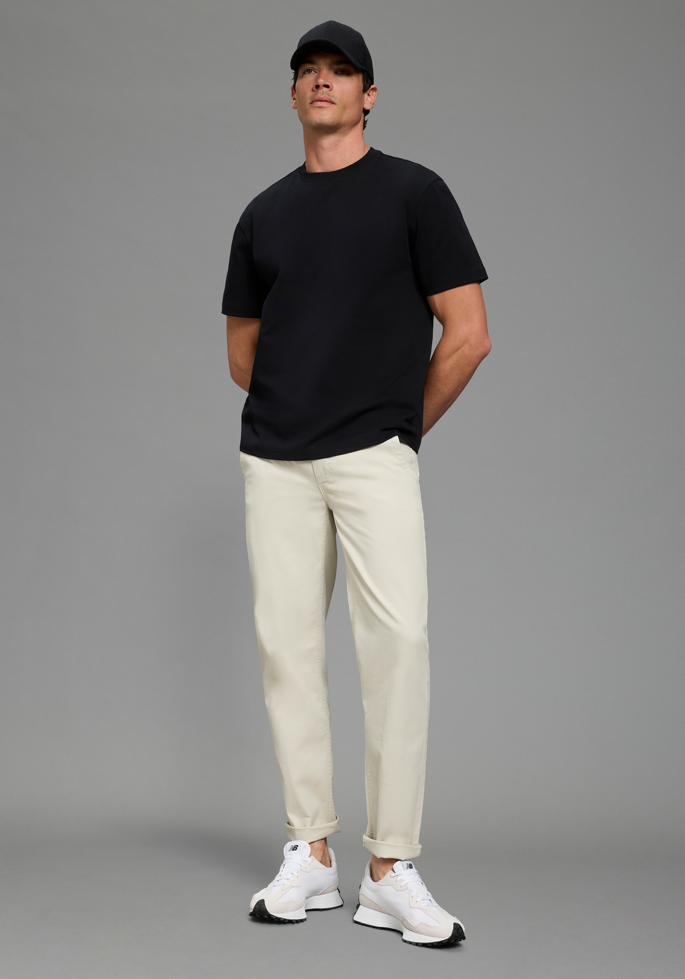 Bruno Banani T-Shirt »Oversize« Kurzarmshirt, lässige Passform, unifarben, aus Single Jersey