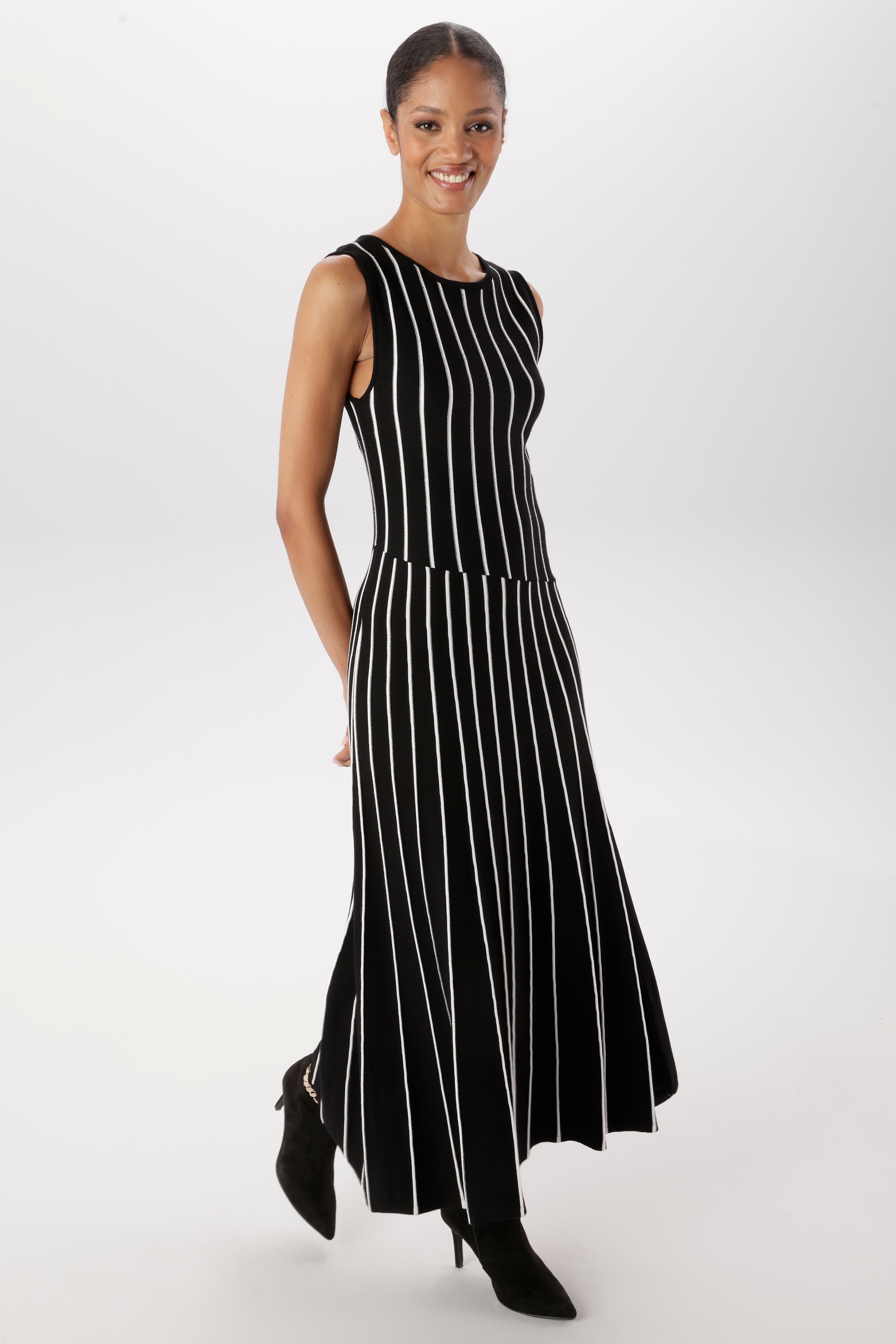 Image of Aniston SELECTED Strickkleid mit trendigen, strukturierten Streifen - NEUE KOLLEKTION