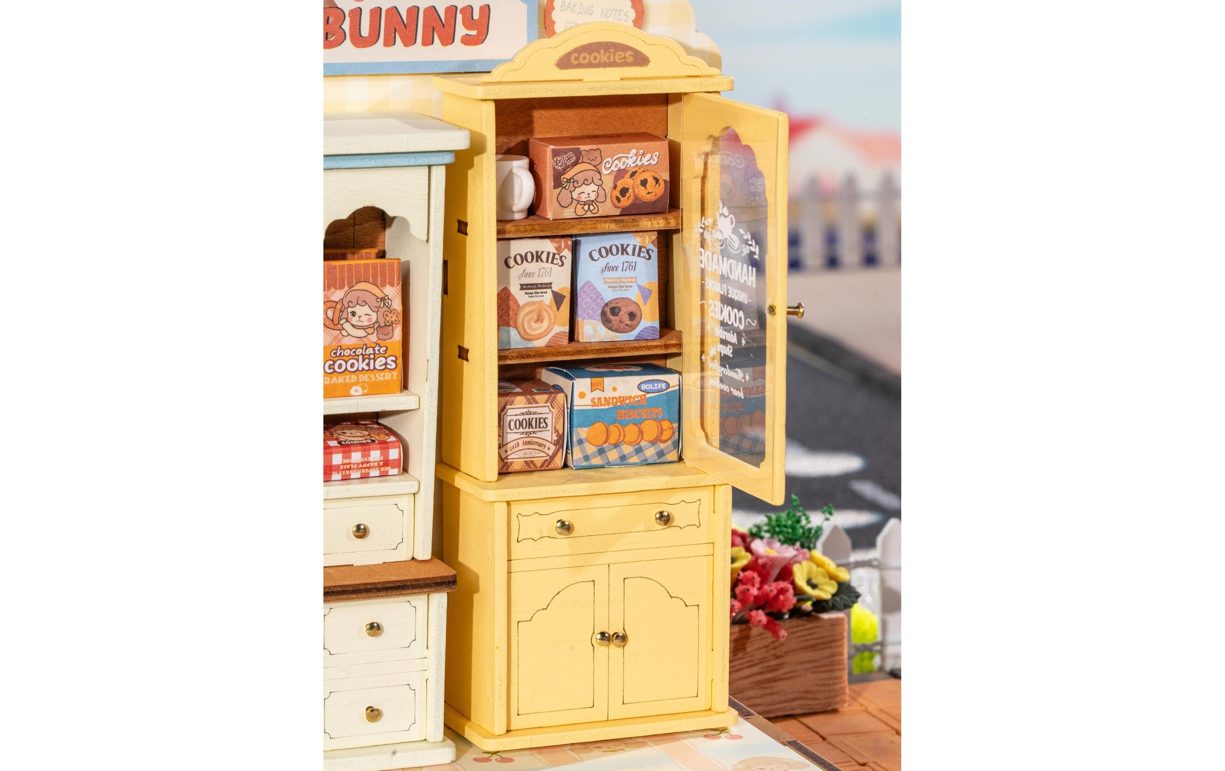 Image of Modellbausatz "Rolife Cookii Bunnys Cookie Shop Tiercafé-Design" 182 Stk. tlg.