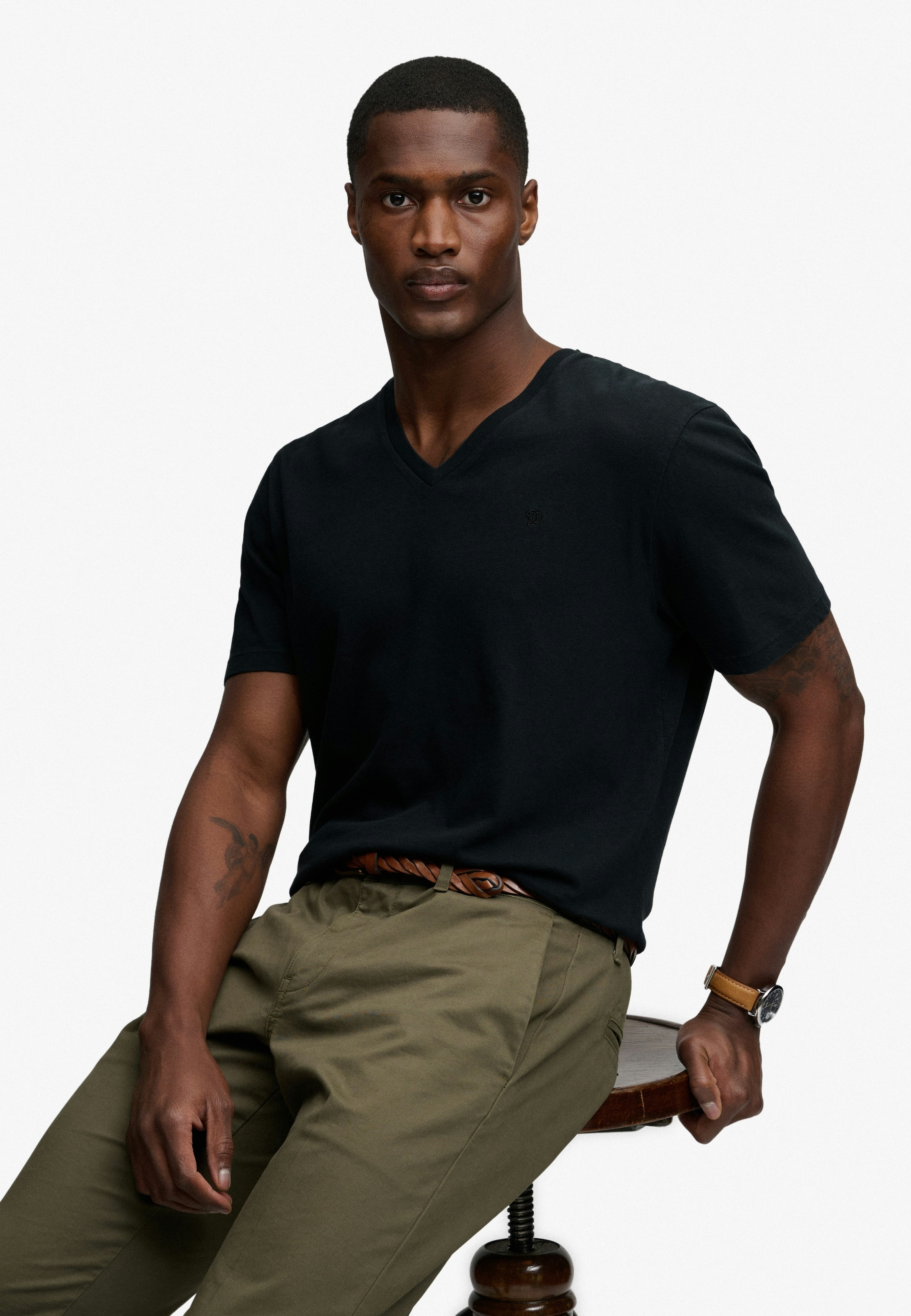 Superdry Rundhalsshirt »CLASSIC COTTON LINEN VEE« Baumwollmischung, relaxed fit aus luftig leichtem Baumwoll-Leinen-Mix