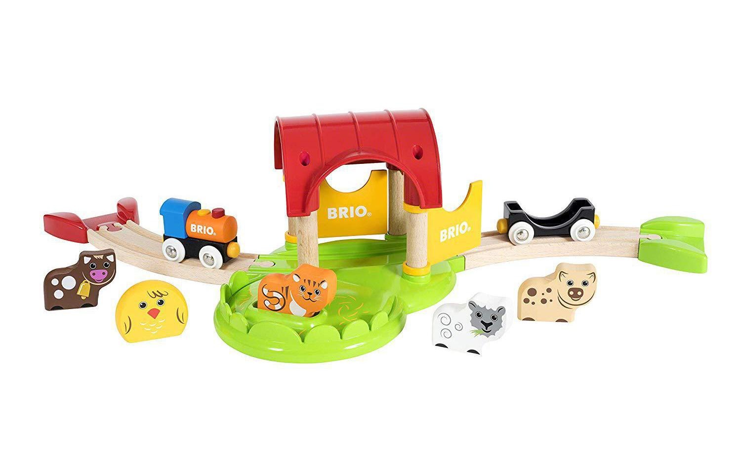 Image of BRIO® Spiel »Mein erster Bauernhof«, Enthält 1 Scheune, 1 Wagon, 1 Motor, 2 Pisten, 2 gebogene Gleise, 1 Küke, 1 Katze, 1 Kuh, 1 Kuh, 1 Schaf bei Ackermann Versand Schweiz