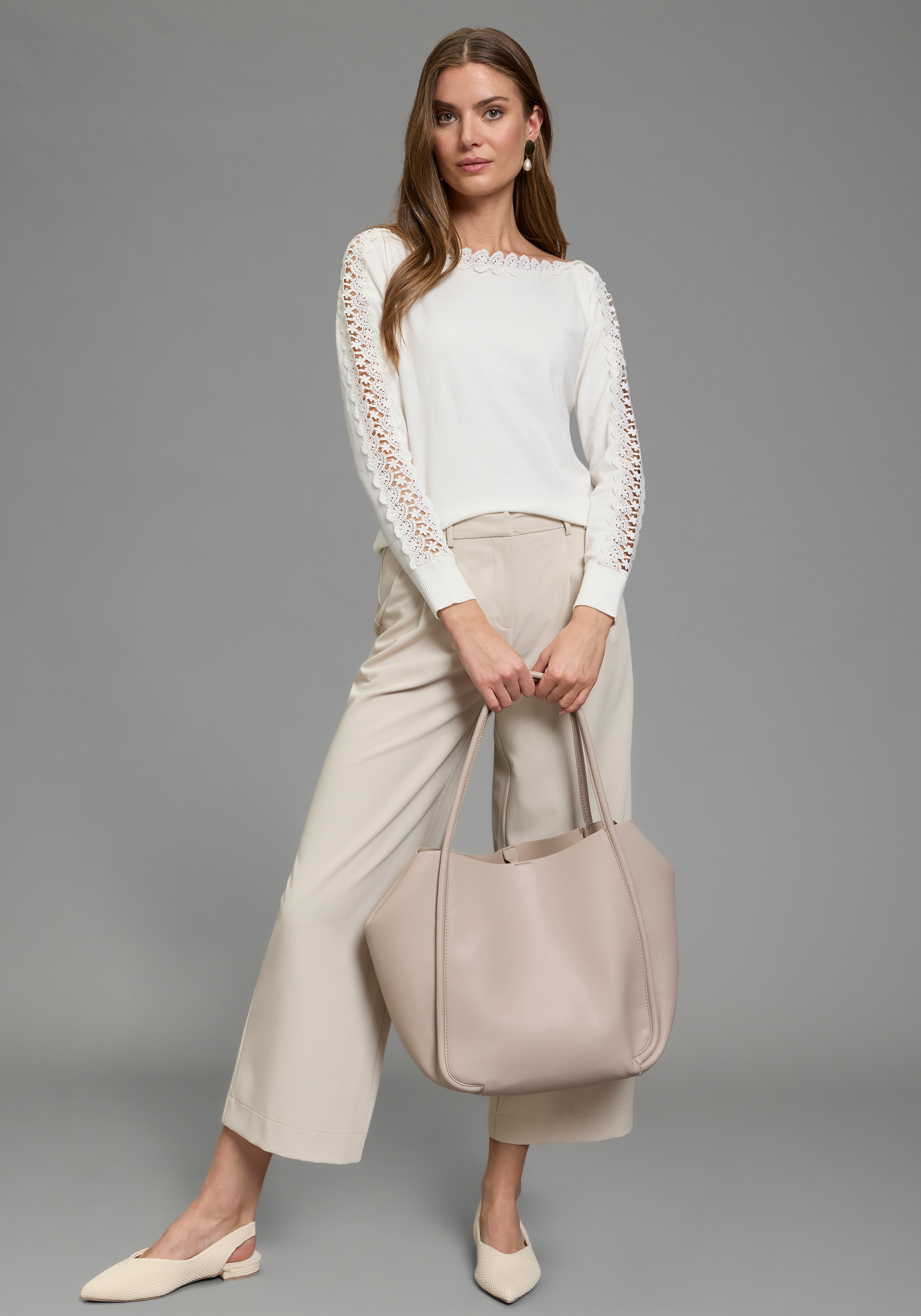 Laura Scott Strickpullover mit femininem Spitzeneinsatz aus Viskosemischung