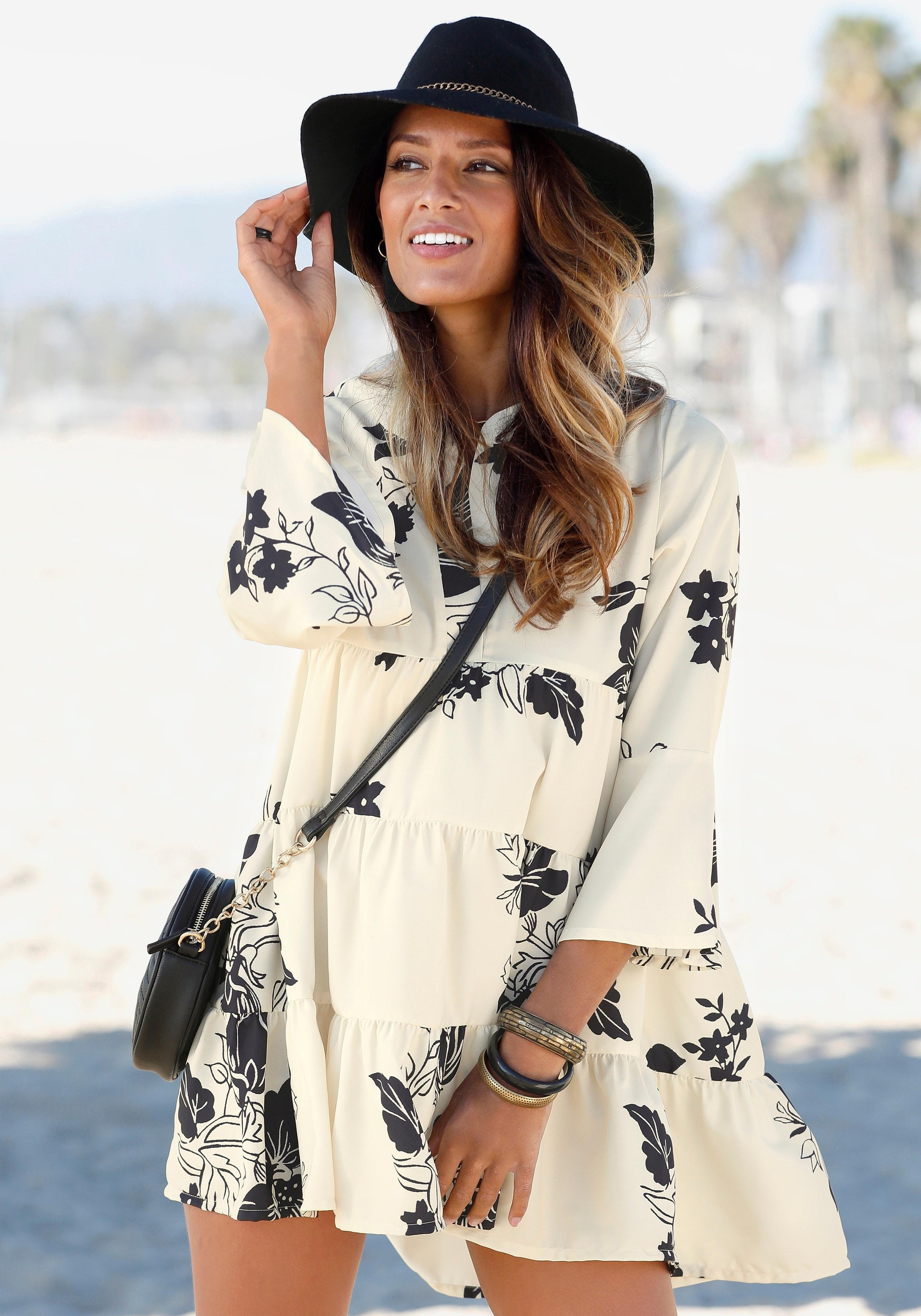 Image of LASCANA Blusenkleid, in weiter Form mit Volants bei Ackermann Versand Schweiz