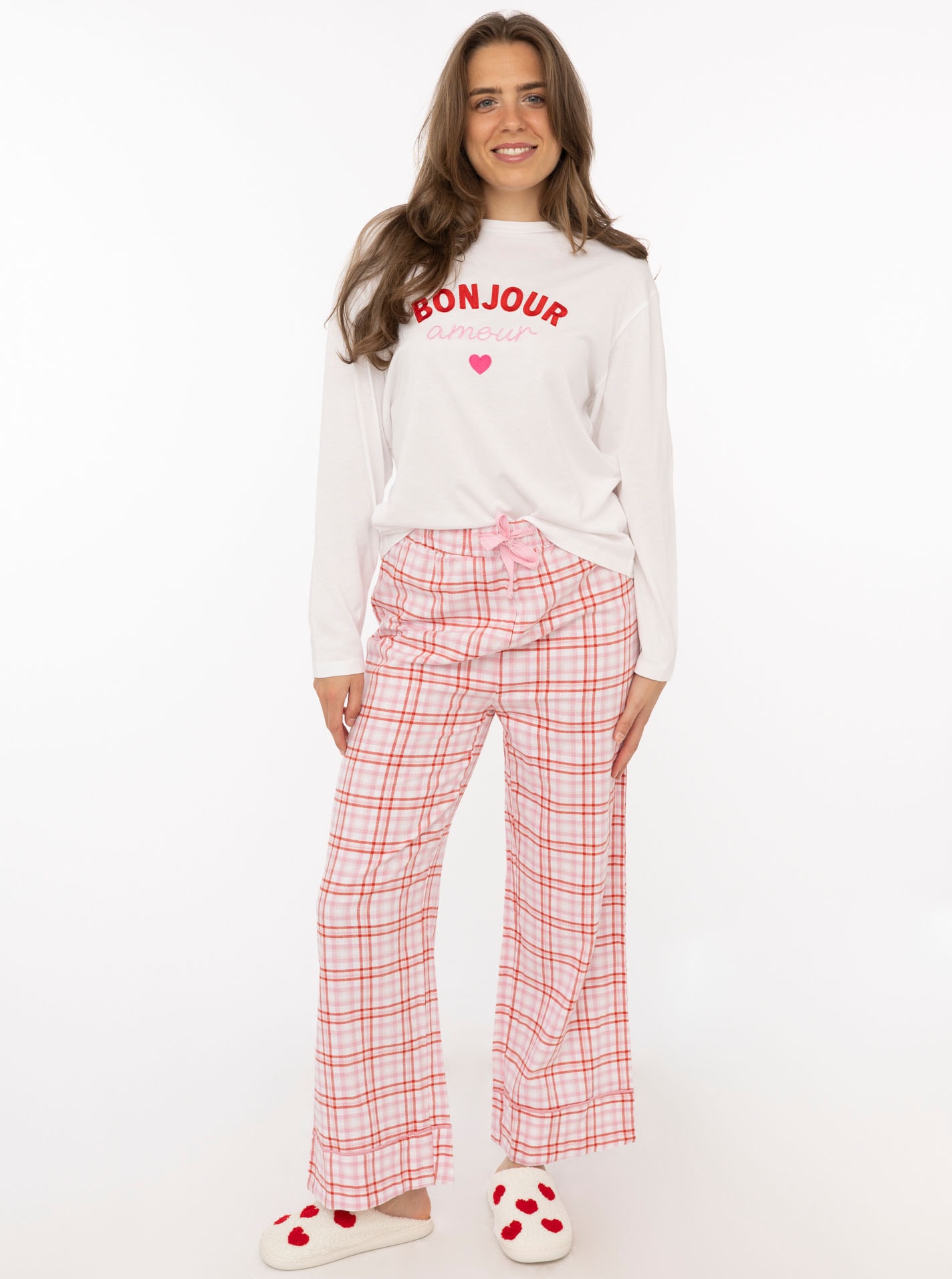 Image of Zwillingsherz Pyjama "Bonjour Amour" 2 Longsleeve mit Schriftzug und langer, karierter Hose