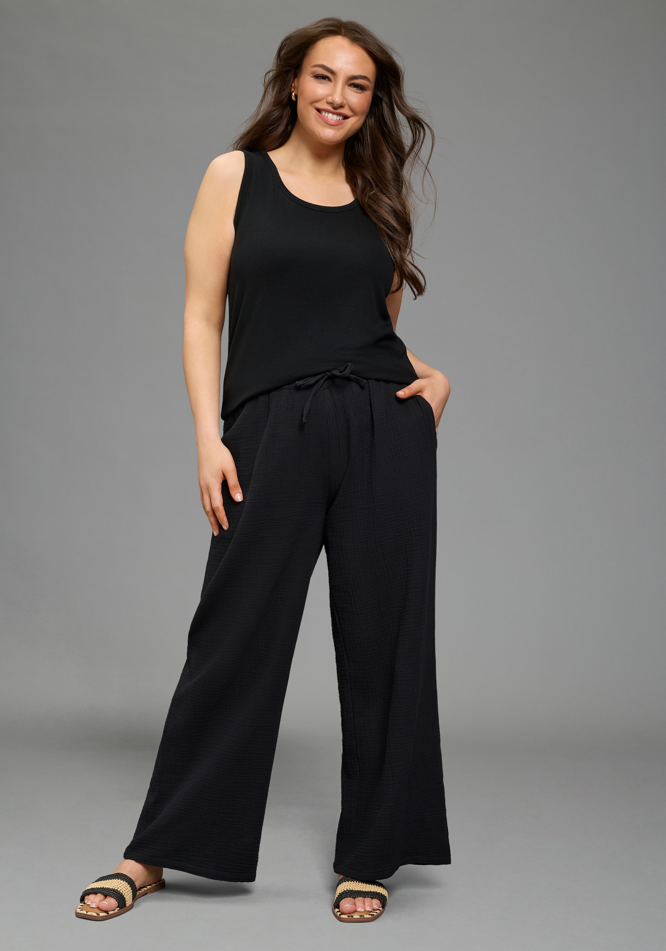 Laura Scott CURVE Tanktop figurbetonte Passform, aus Viskose und Elasthan, in Rippware