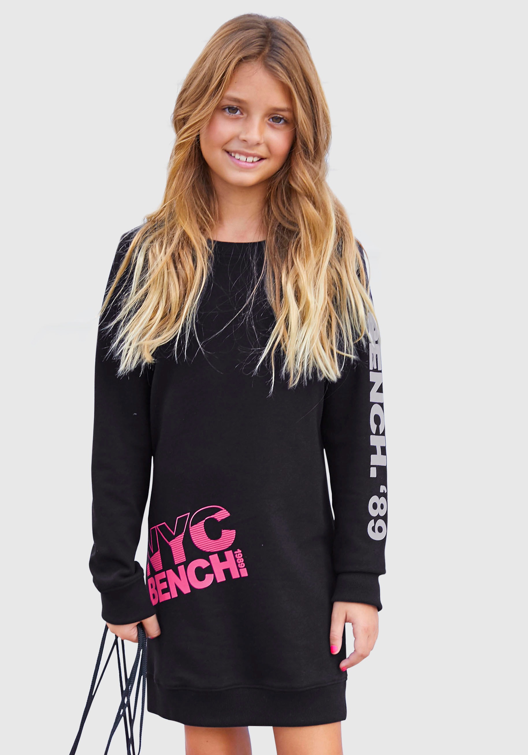 Bench. Sweatkleid, in lockerer Passform
