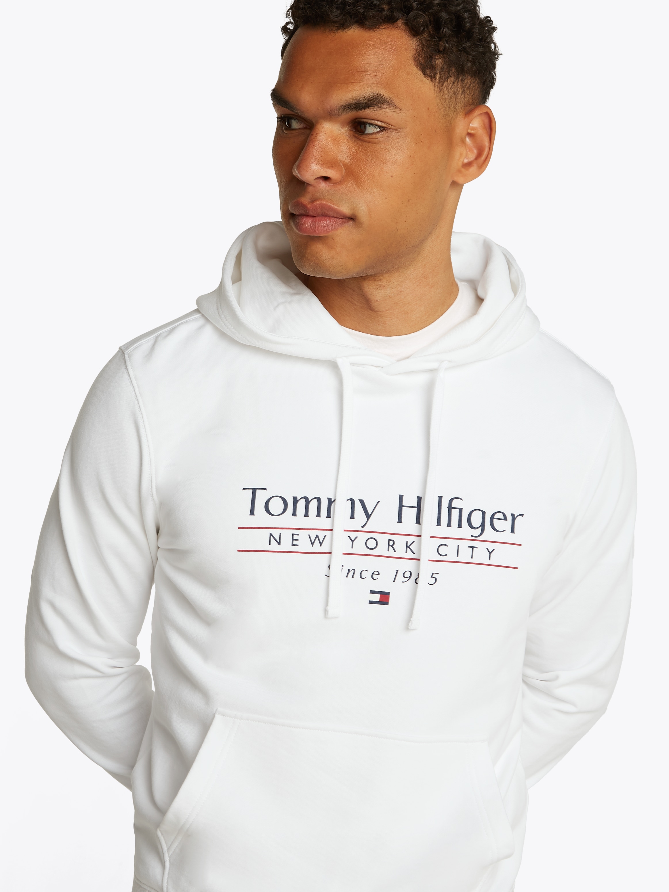 Tommy Hilfiger Hoodie »HILFIGER CENTER STACK HOODY«, mit grossem mehrfarbigen Print