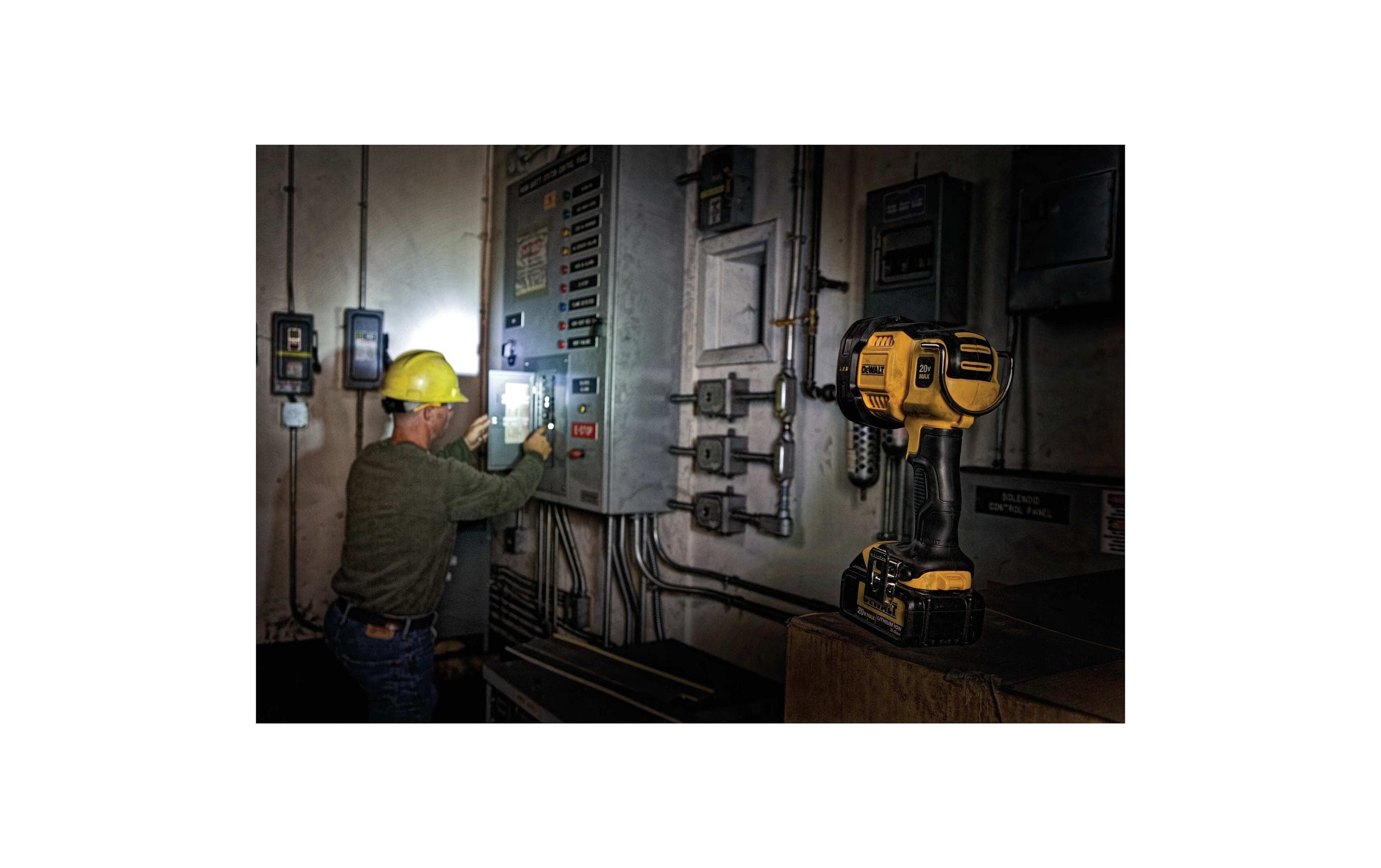 DeWalt Baustrahler »DCL043 18«