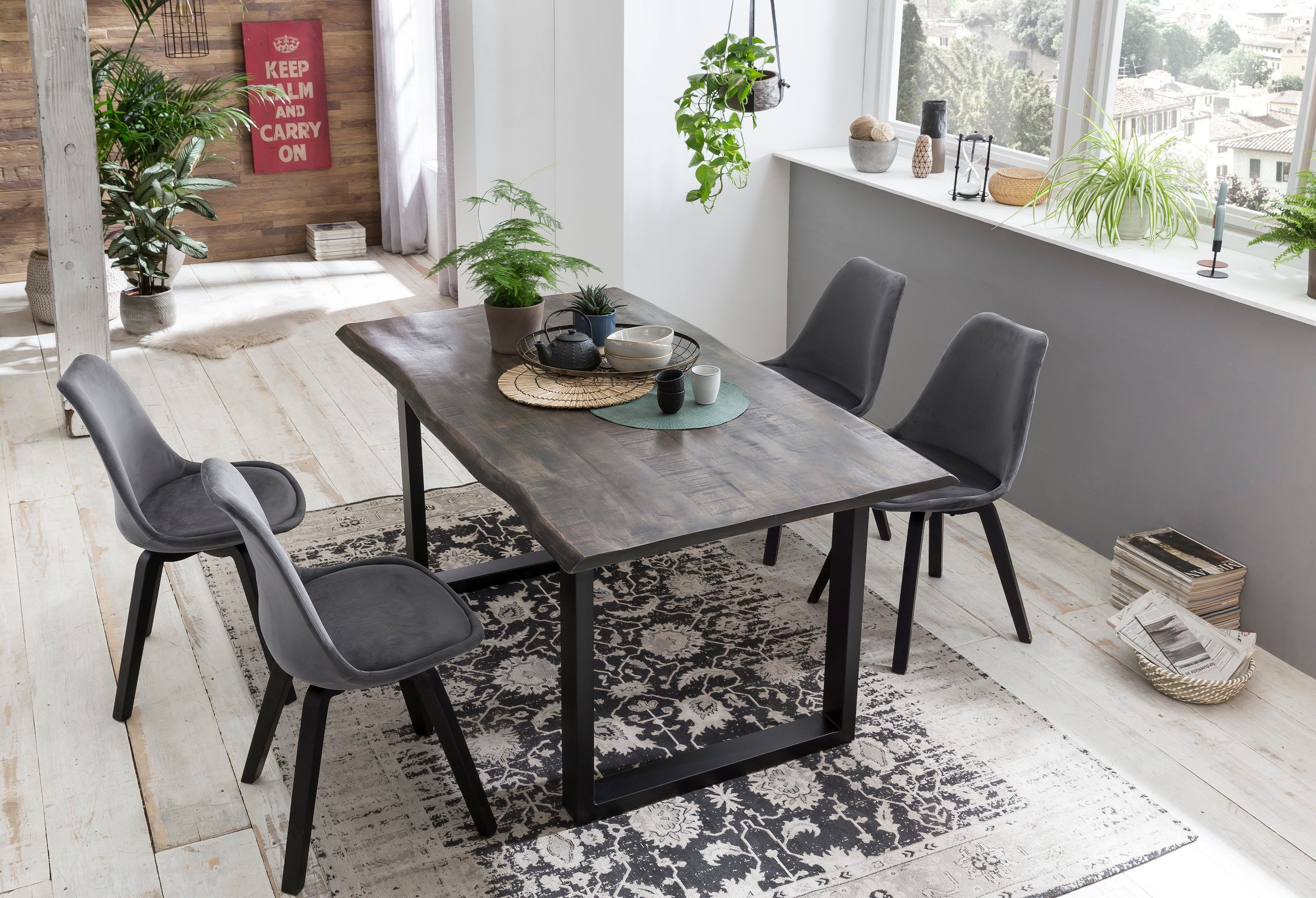 SIT Esstisch »Hyères 160 x 85 cm aus Mango-Massivholz mit Baumkante & Stahlgestell« Sägeraues Mango-Massivholz mit schwarzem Kufengestell