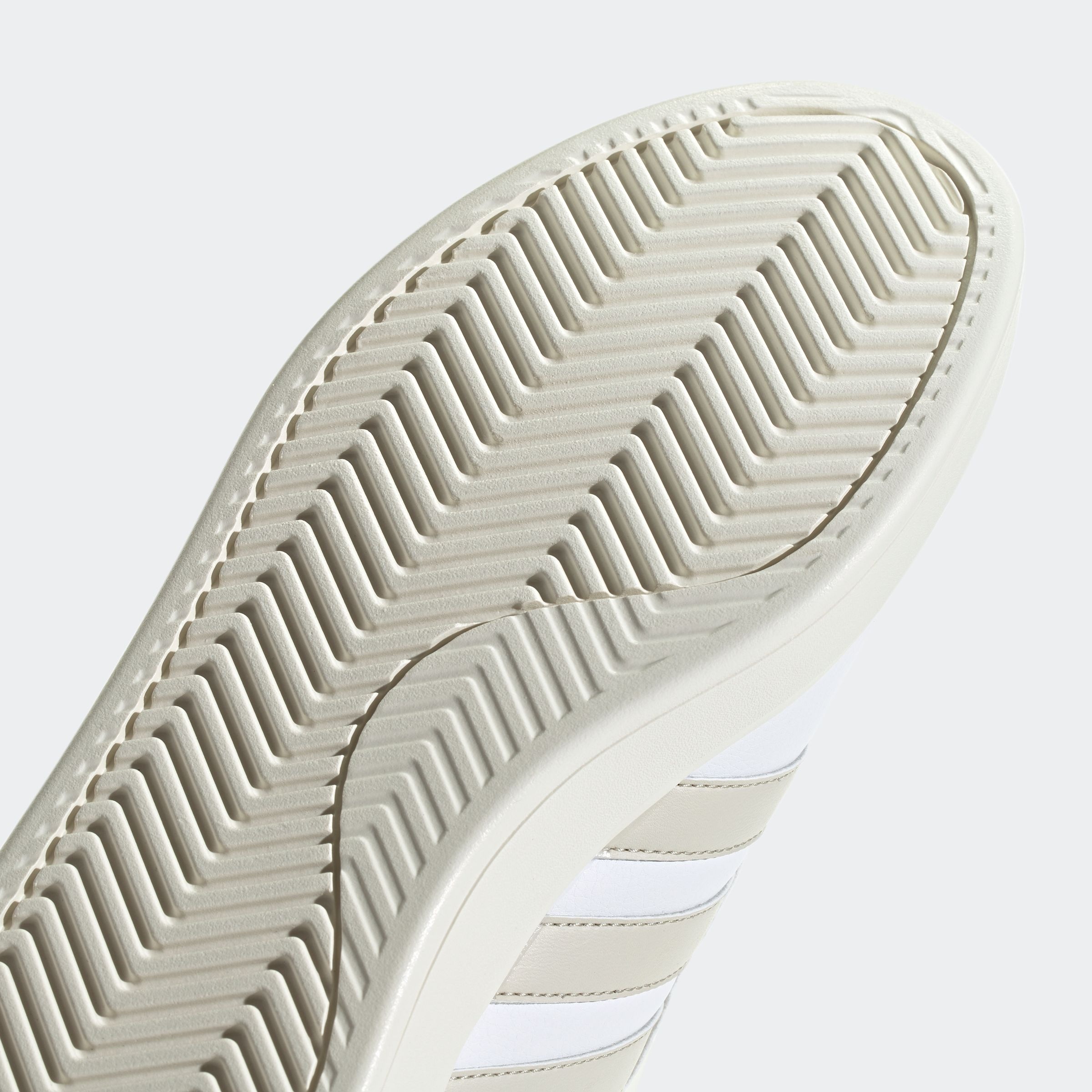 adidas Sportswear Sneaker »GRAND COURT CLOUDFOAM COMFORT«, Design auf den Spuren des adidas Superstar
