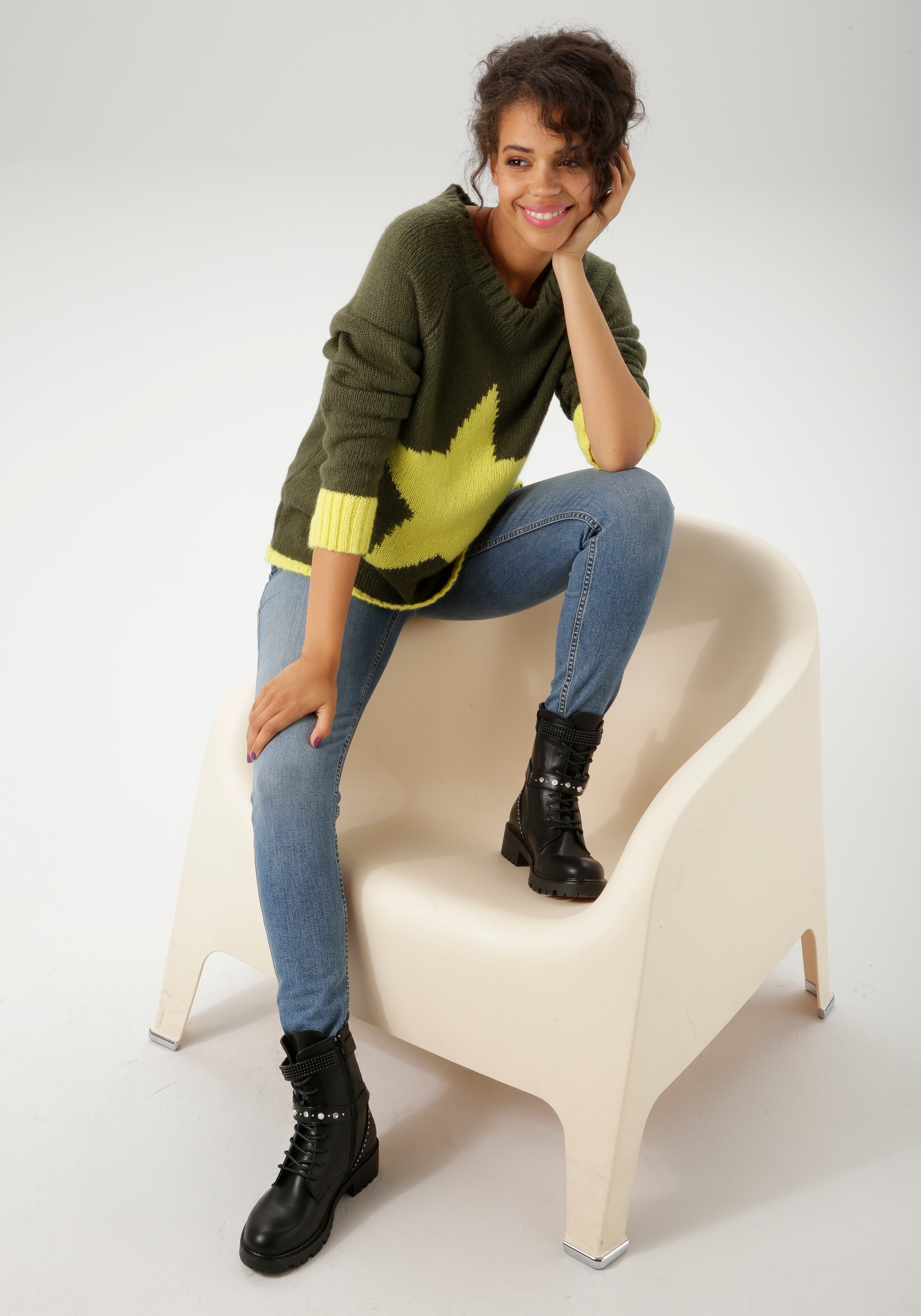 Aniston CASUAL Strickpullover, mit grossem Stern im Vorderteil - NEUE KOLLEKTION