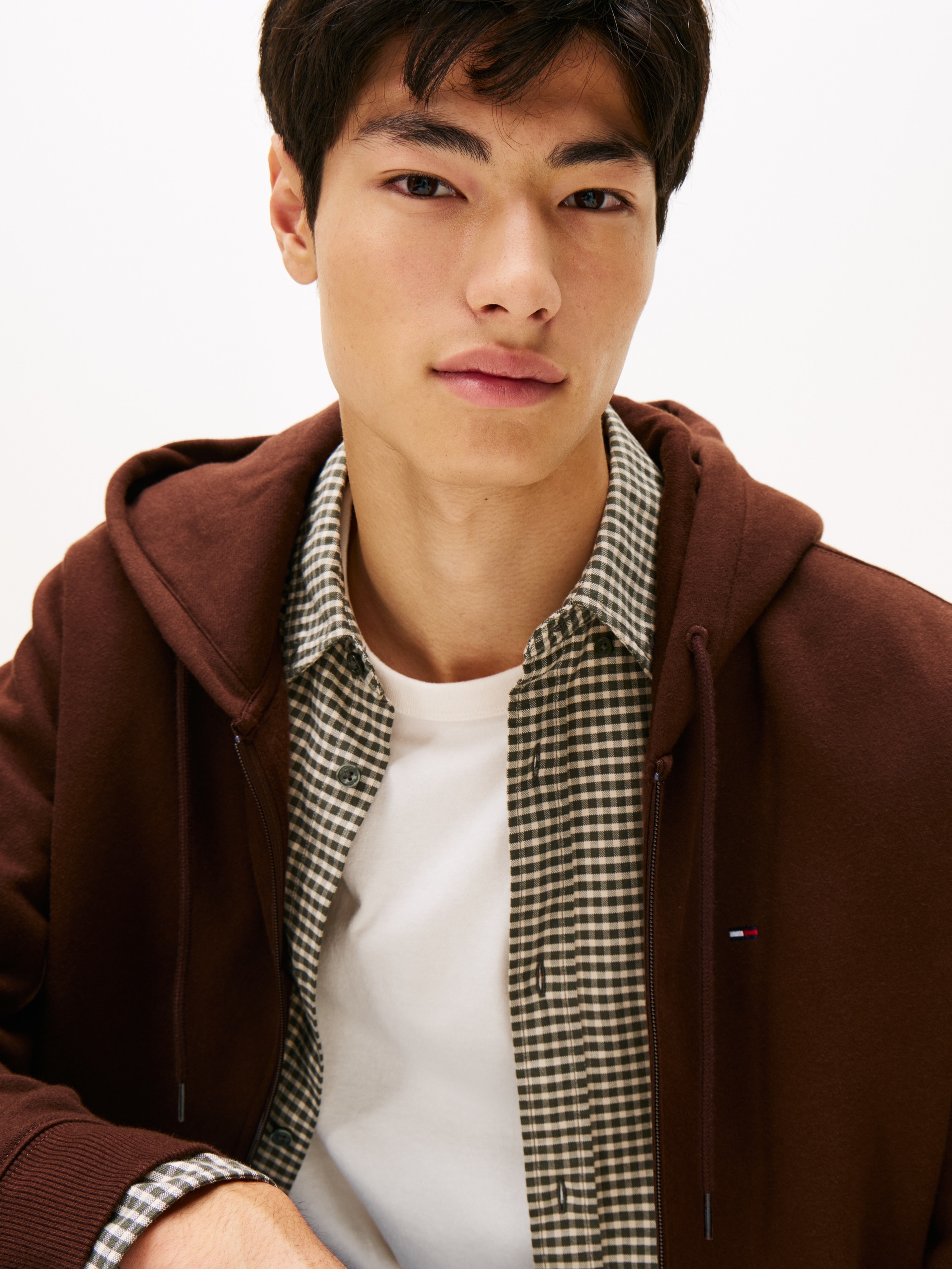 Tommy Jeans Sweatshirt »TJM REG S FLAG ZIP FLEECE THRU«, mit bestickten Markenlogo auf Brusthöhe
