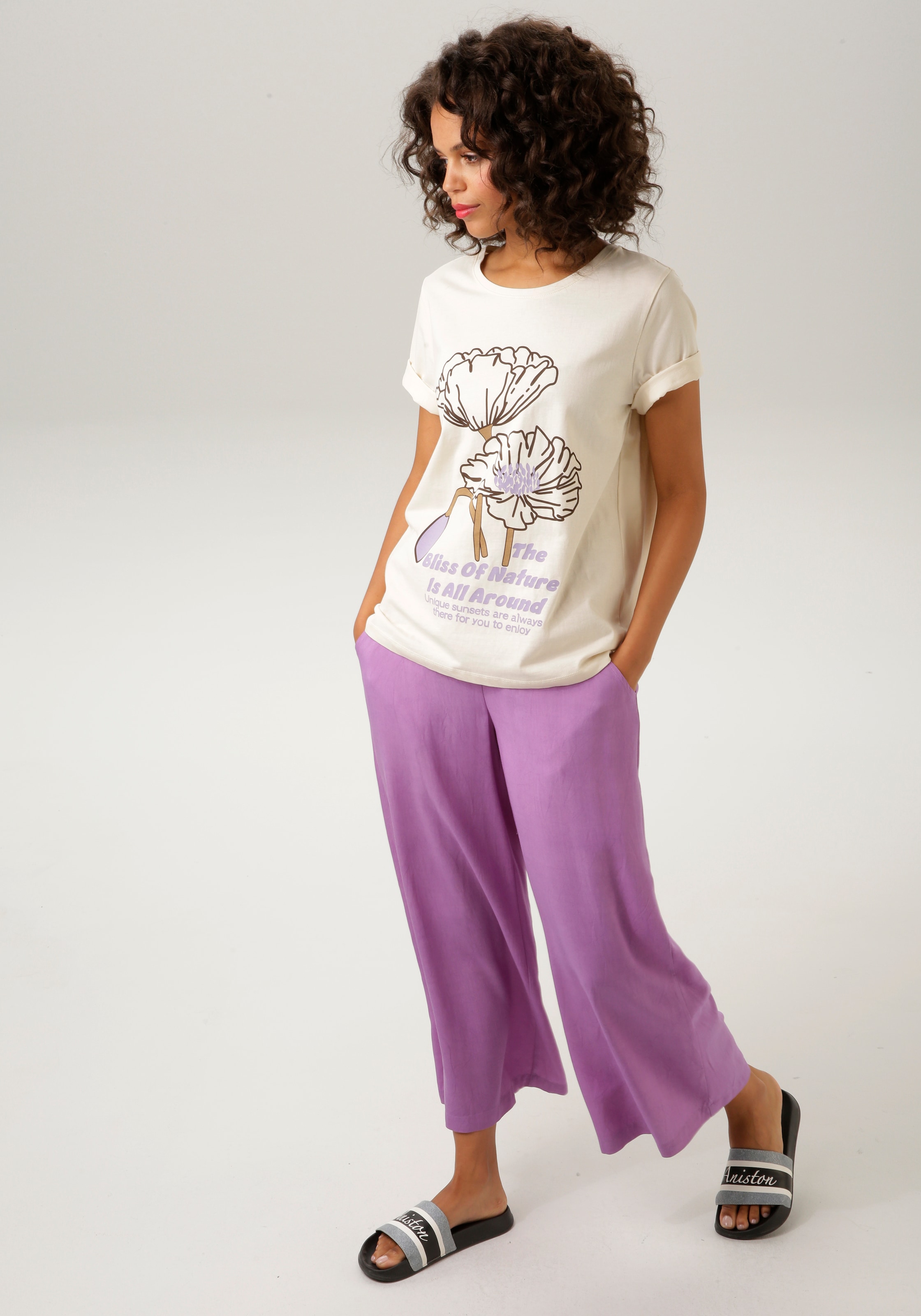 Aniston CASUAL T-Shirt, mit ausdrucksvollem Frontdruck - NEUE KOLLEKTION