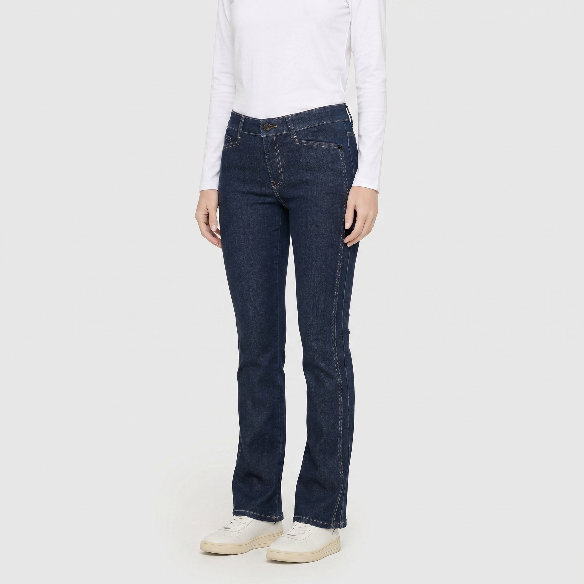 Image of MAC 5-Pocket-Jeans "LAURA" Flared Fit, aufwendig gearbeitetes Detail am Beinverlauf