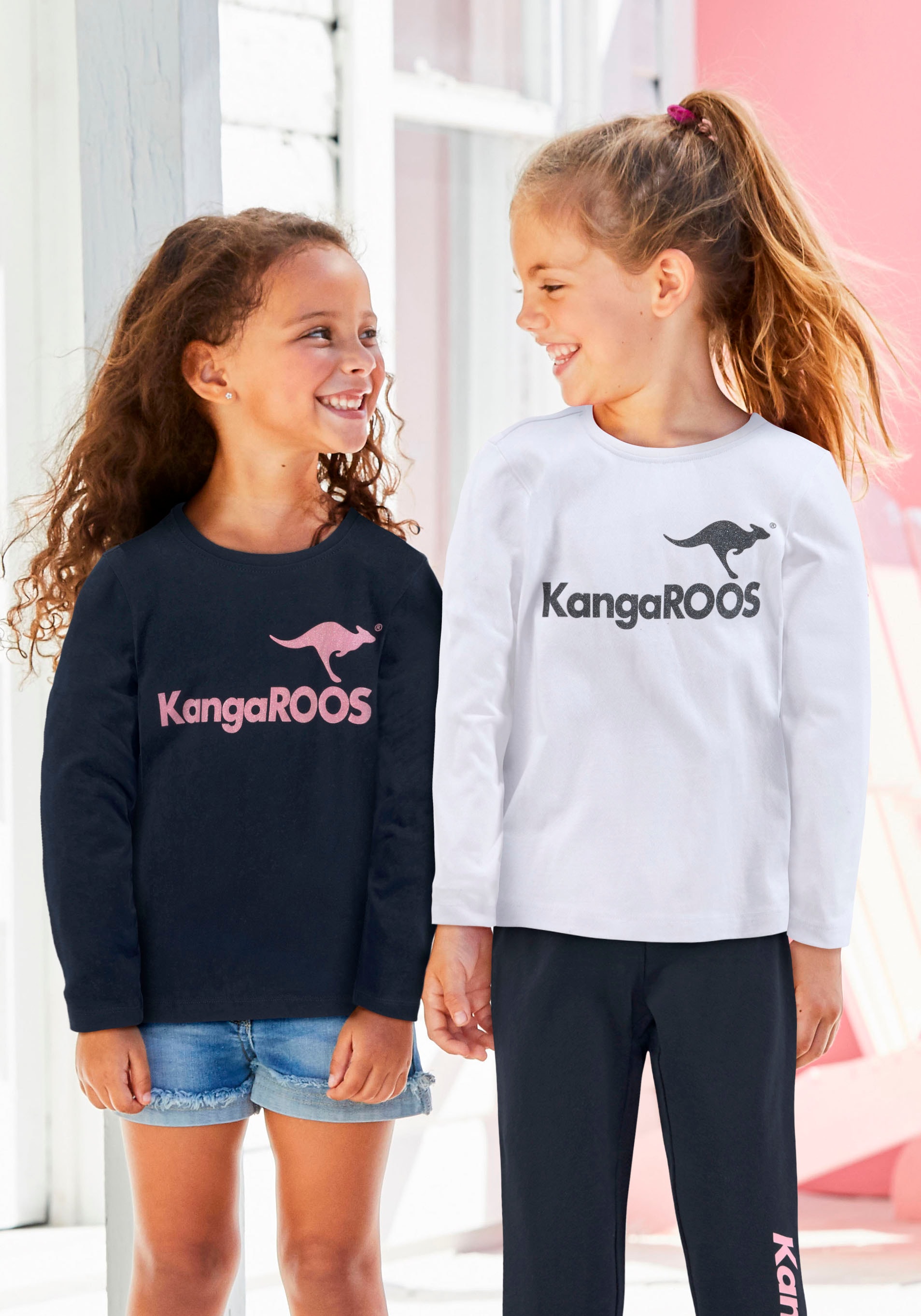 KangaROOS Langarmshirt, (Packung, 2 tlg.), mit Glitzerdruck Découvrir sur | T-Shirts