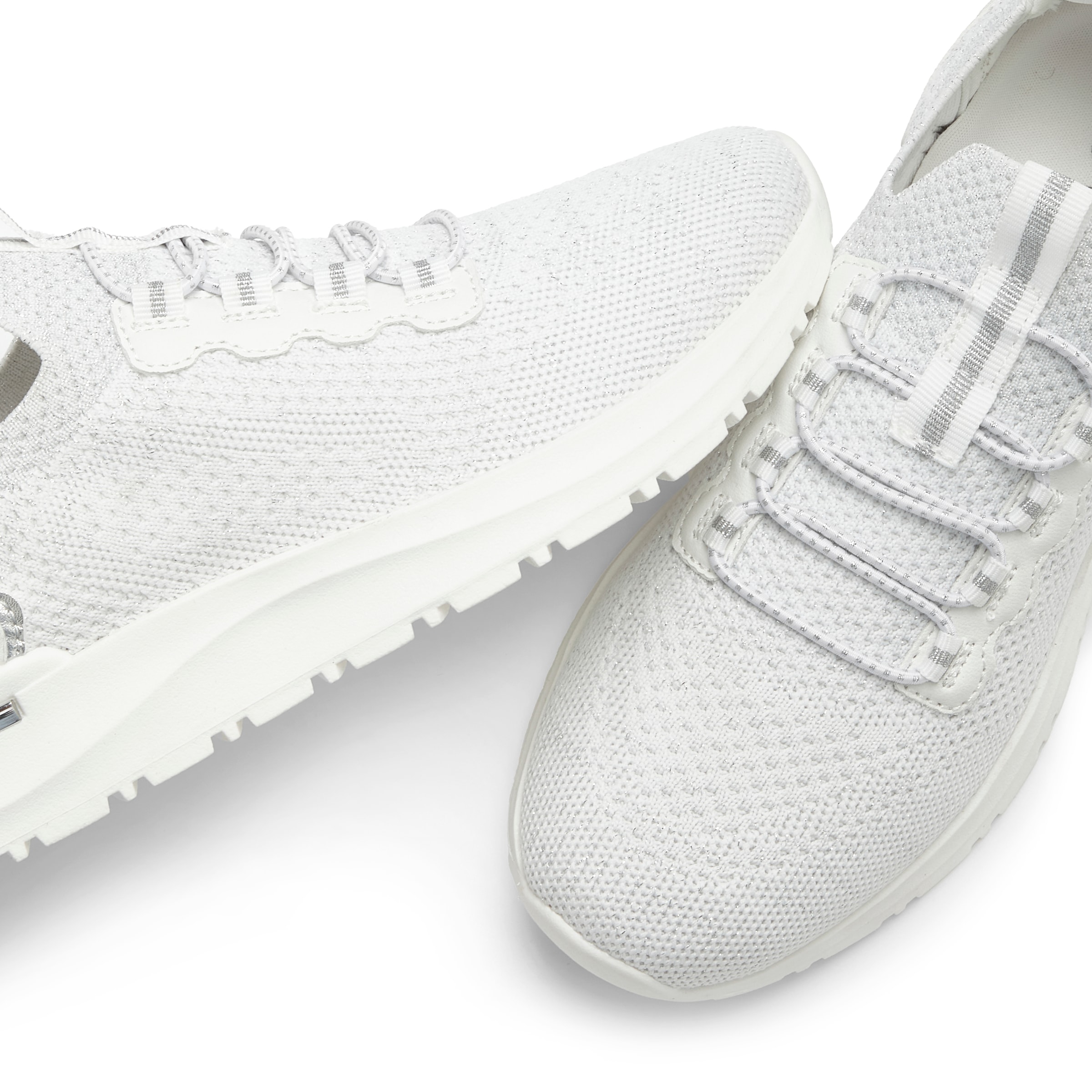 Vivance Sneaker »Freizeitschuh, Halbschuh,«, aus Textil zum Reinschlüpfen mit elastischen Schnürbändern VEGAN
