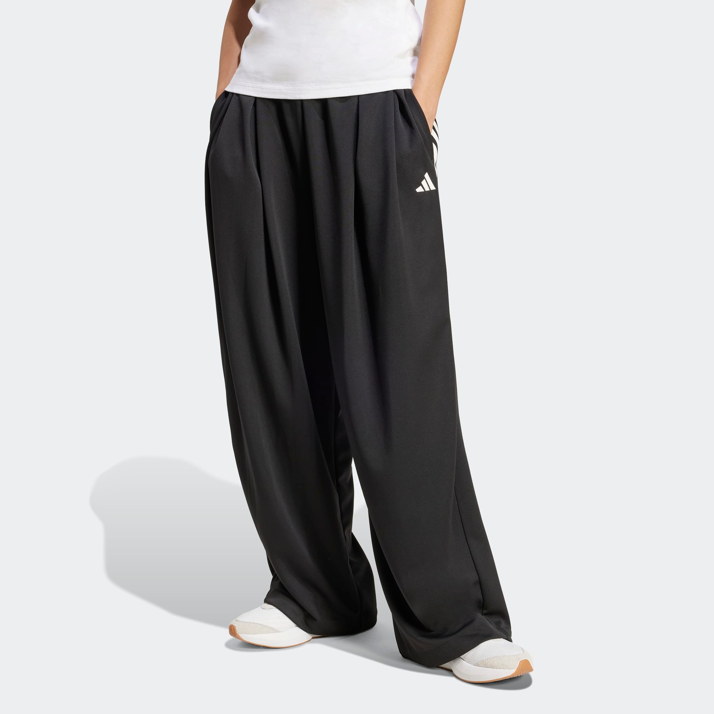 adidas Sportswear Pantalon de sport »TIRO 3-STRIPES PLISSIERTE«