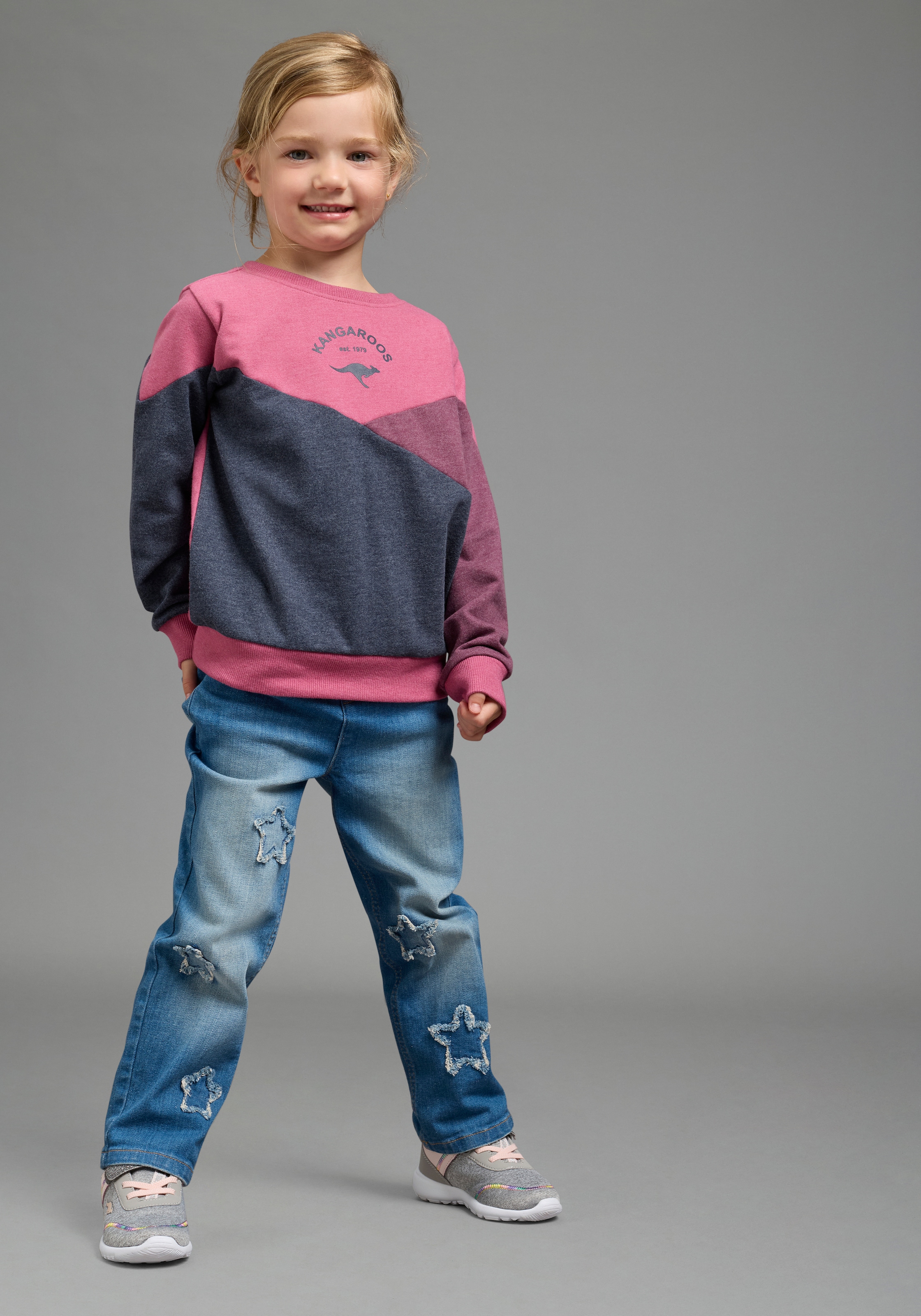 KangaROOS Sweat-shirt »Colorblocking für kleine Mädchen«, Manches longues, longueur hanche, coupe large, avec impression logo
