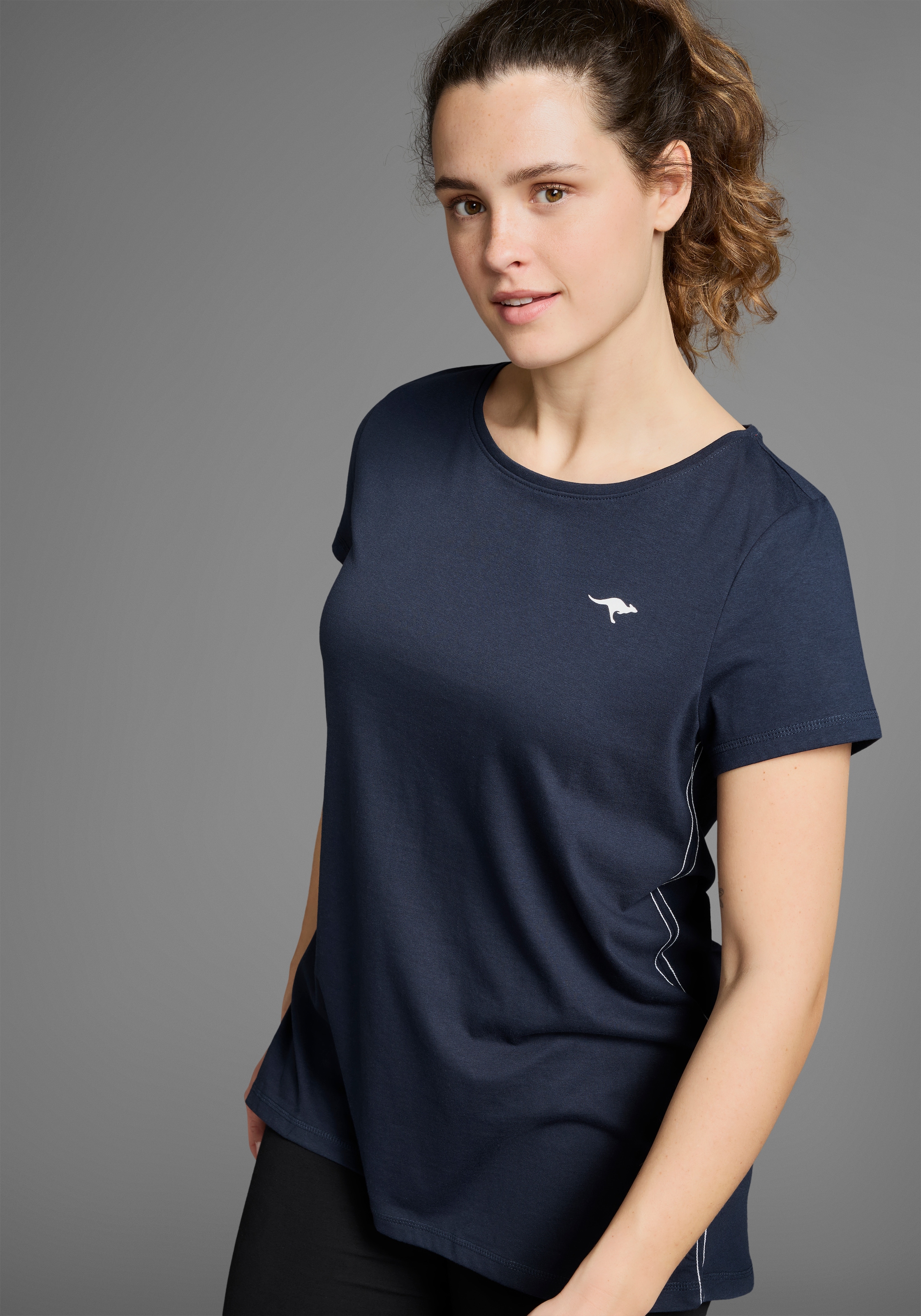 KangaROOS Longshirt, (Packung, 2 tlg., 2er-Pack), Kurzarm, figurumschmeichelnde Passform