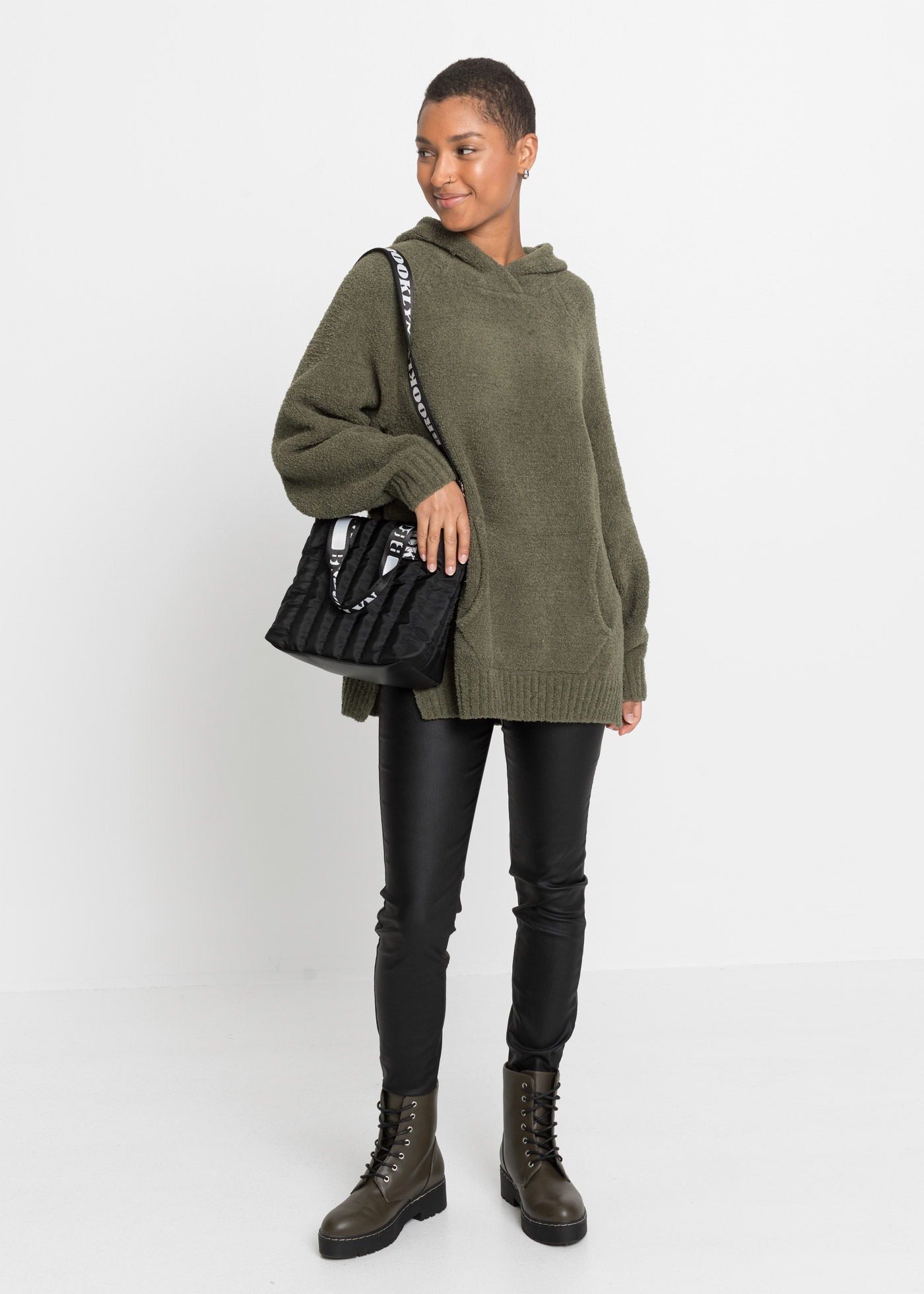 bonprix Pull en tricot , Kapuzenpullover in Teddy-Fleece
