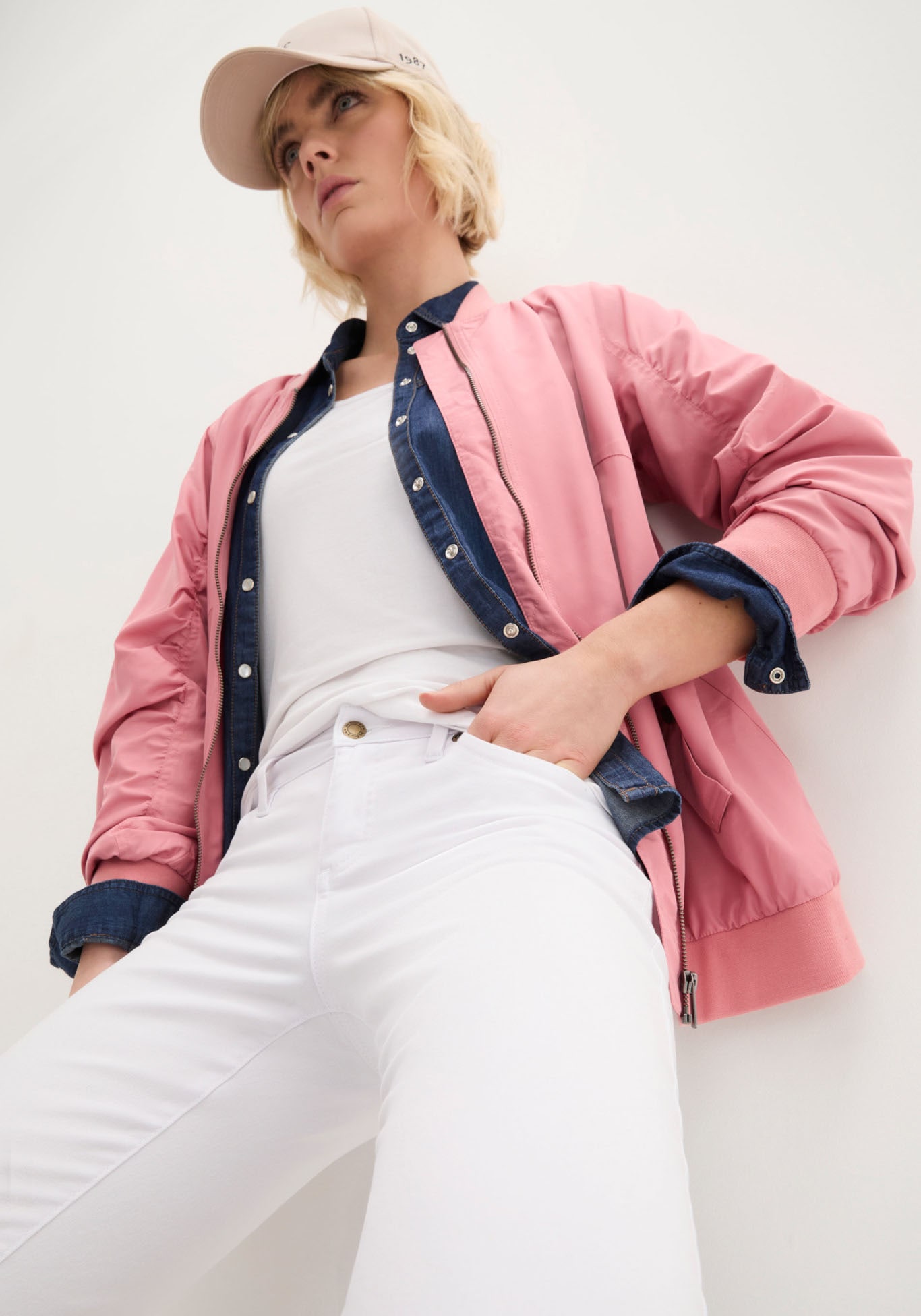 bonprix Straight-Jeans »Straight Jeans Mid Waist, Stretch« Regular Fit, mit Aufschlag, im Five-Pocket-Style