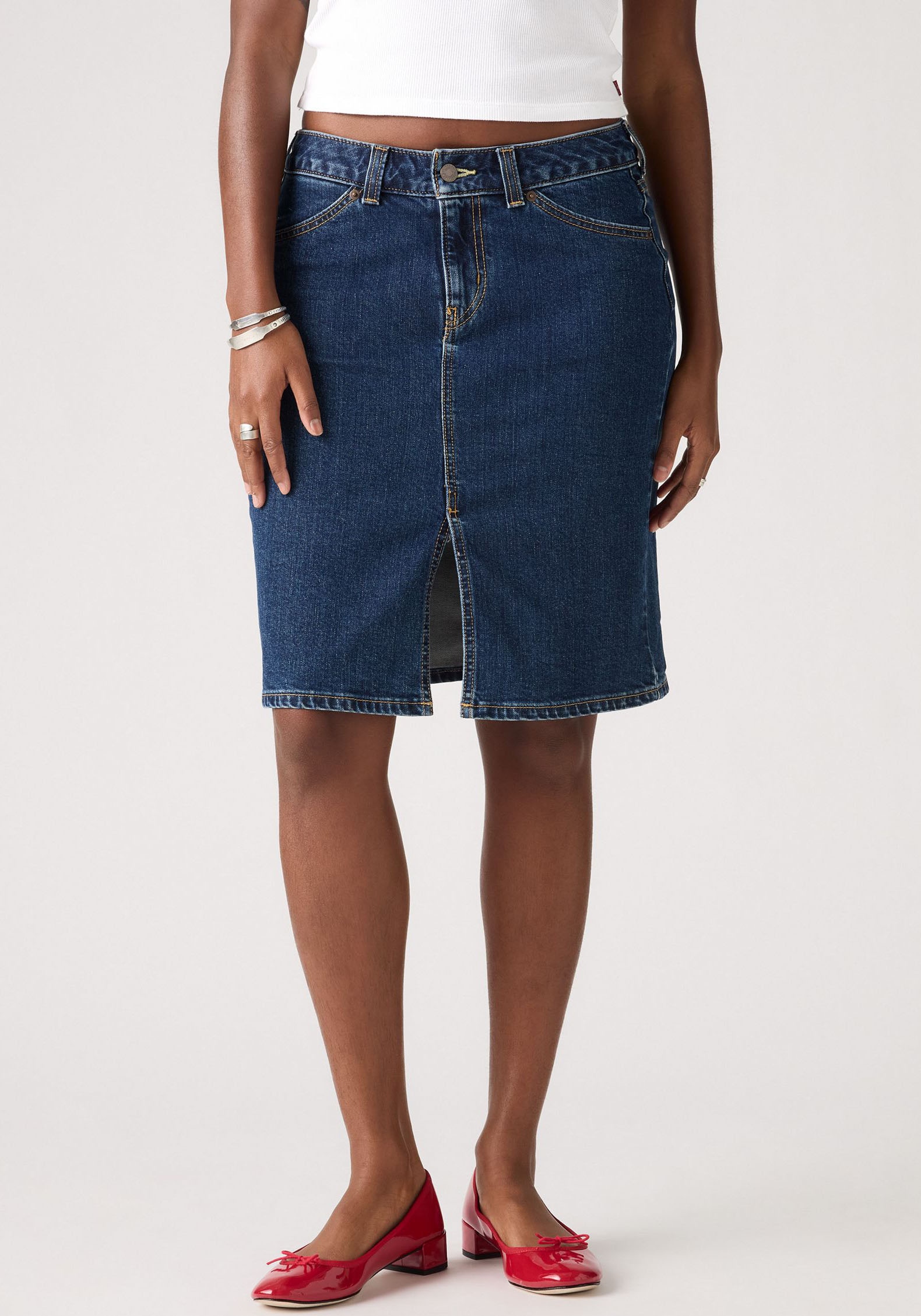Image of Levis Jeansrock "LOW MIDI SKIRT ME" mit Schlitz für mehr Bewegungsfreiheit