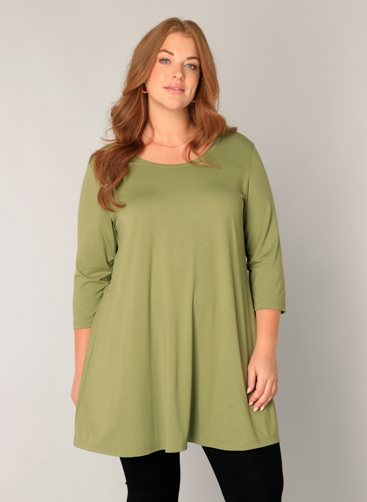 Image of Base Level Curvy Tunikashirt "Aria" mit Rundhalsausschnitt