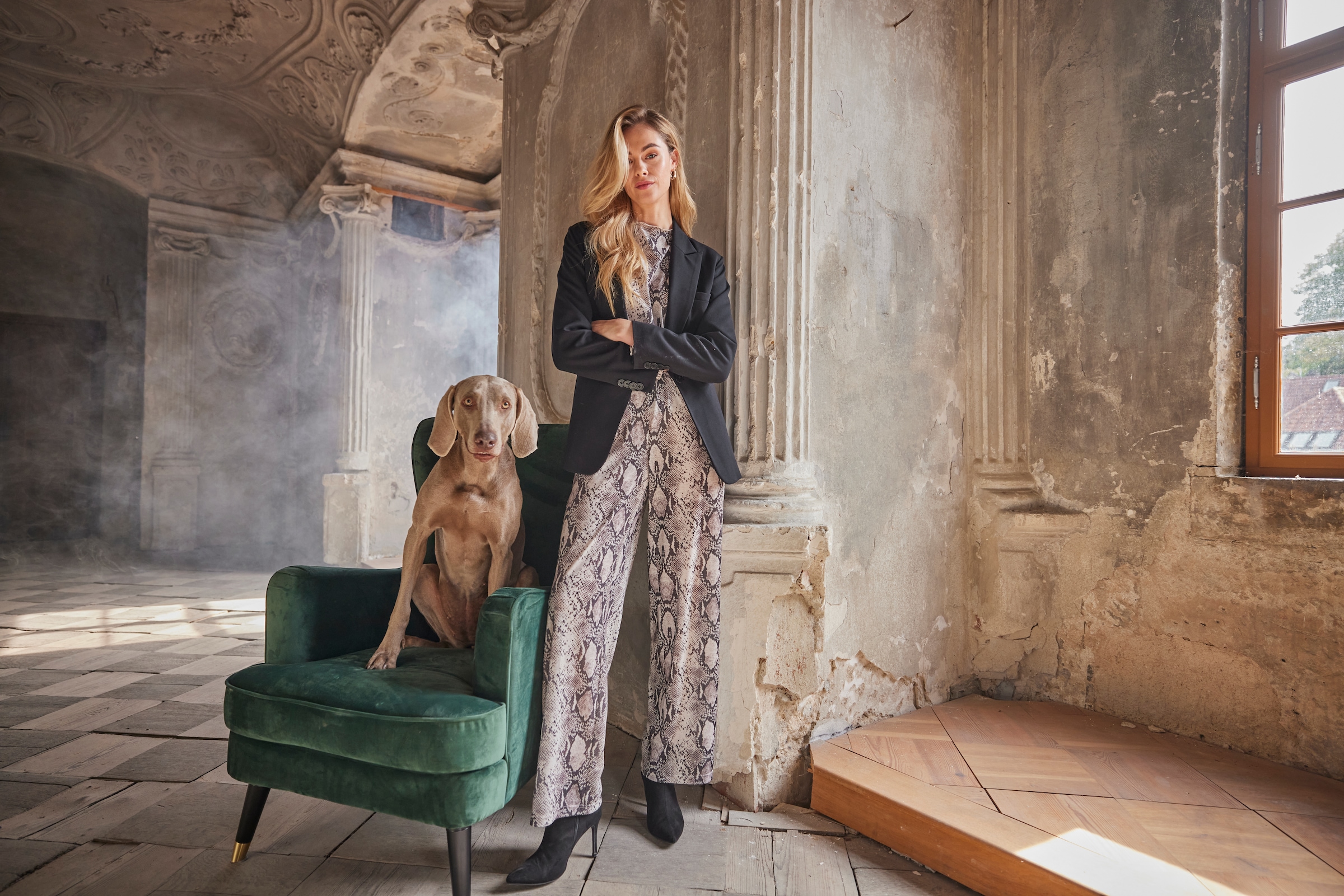 Aniston CASUAL Schlupfhose, im farbharmonischen Schlangendruck - NEUE KOLLEKTION