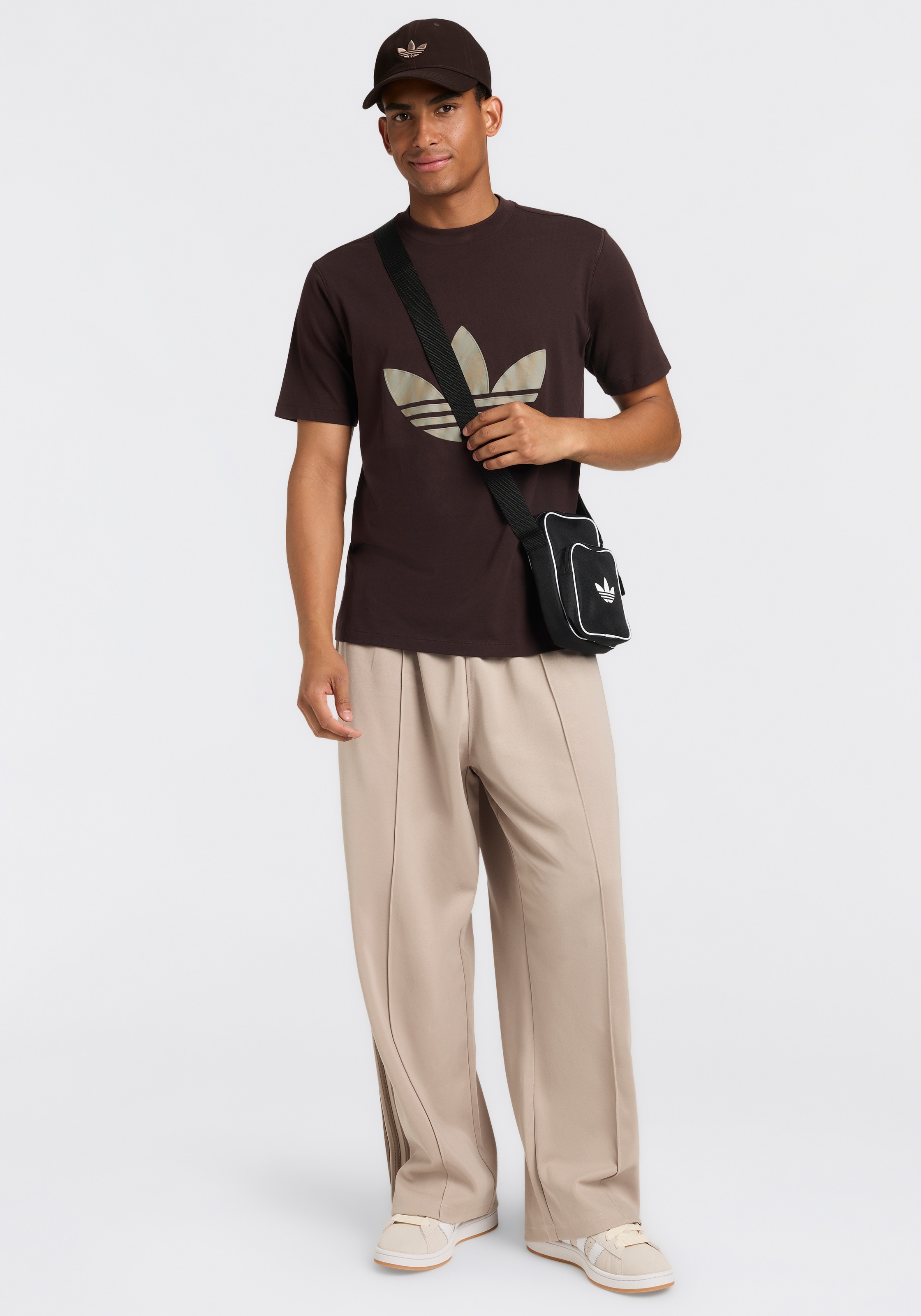 adidas Originals T-shirt »MONOGRAM« pour adultes, sans fermeture, en coton