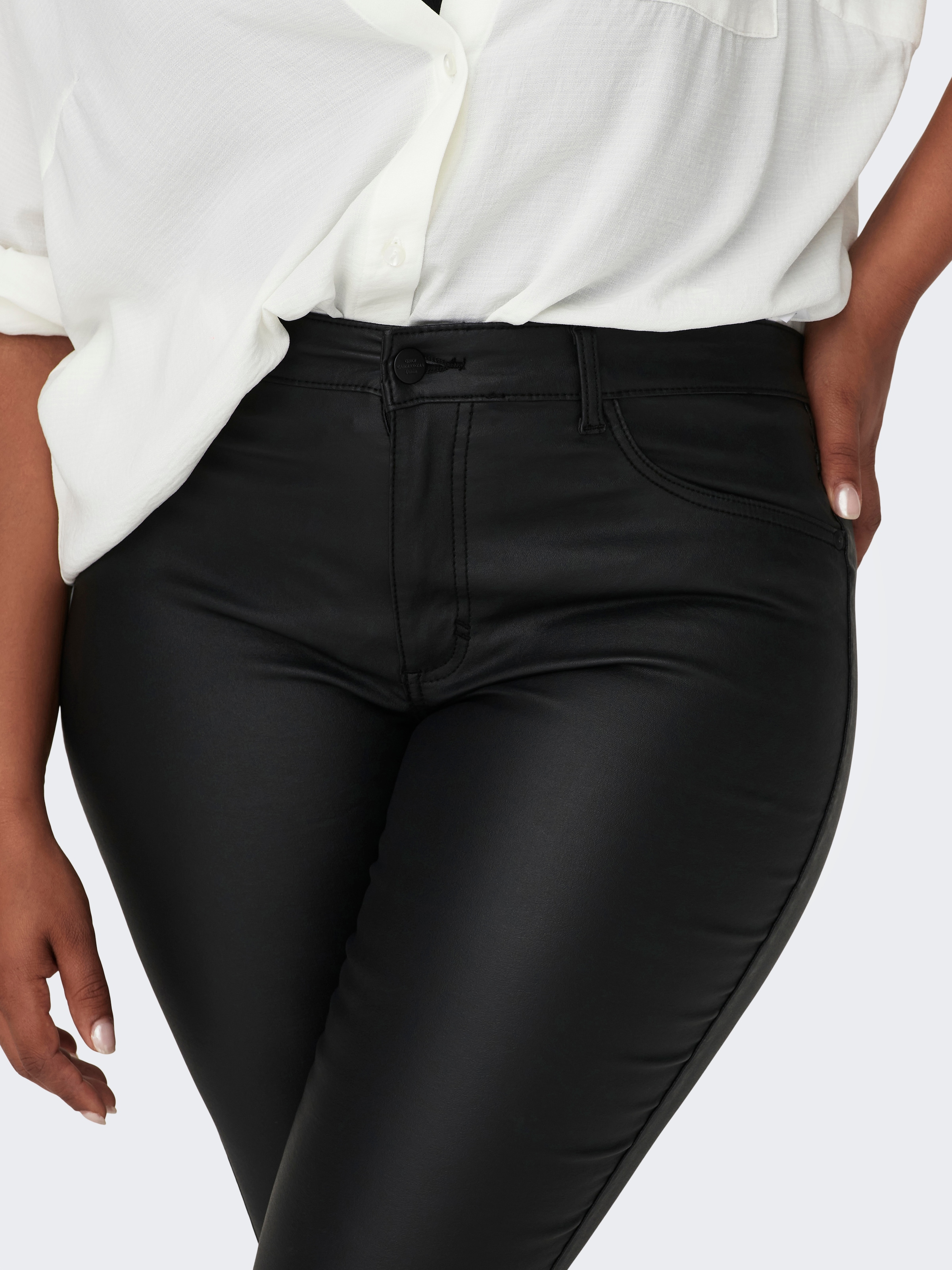 ONLY CARMAKOMA Skinny-fit-Jeans »CARPUNK REG SK COATED PANTS«, mit edel glänzender Beschichtung
