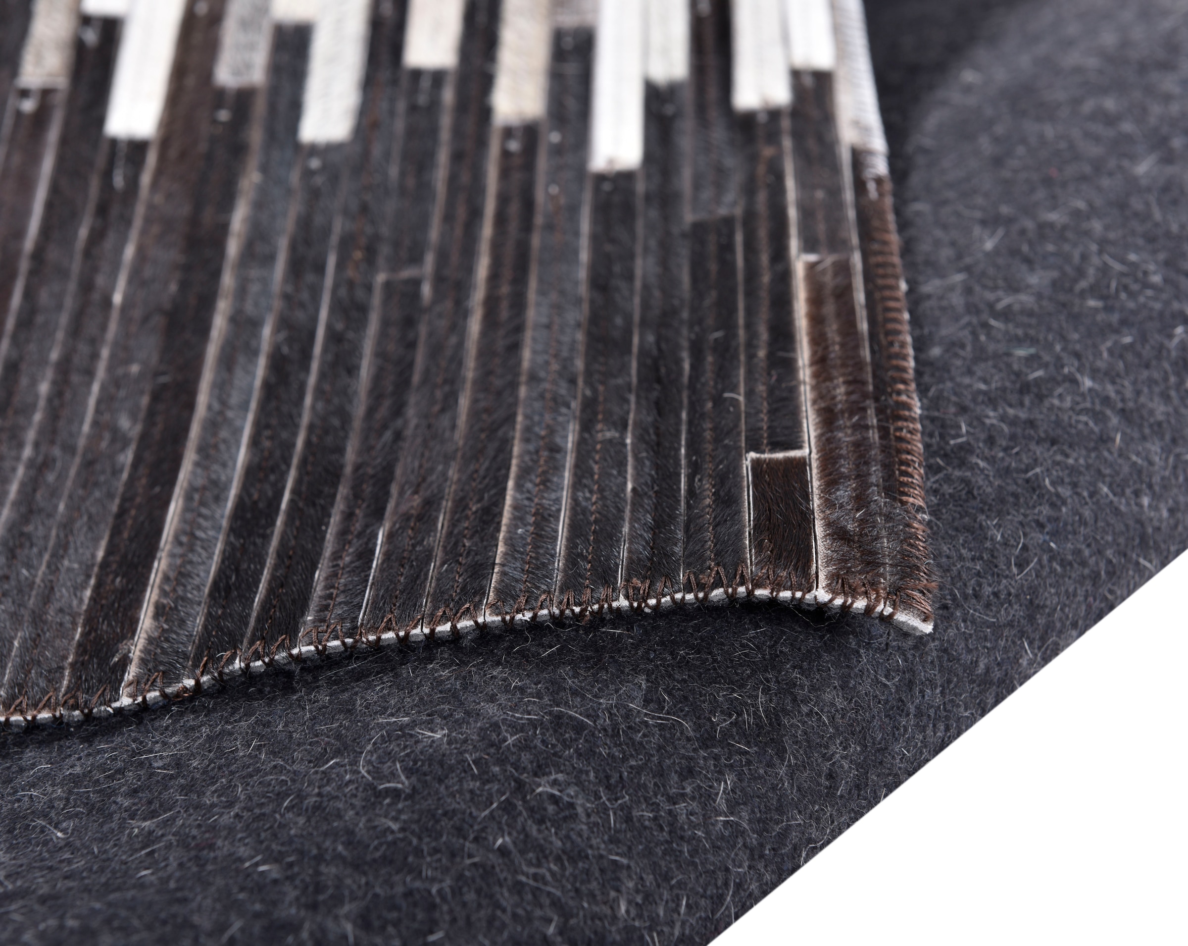 THEKO Fellteppich »Kobe-Streifen«, rechteckig, 3 mm Höhe, Patchwork, handgenäht, echtes Rinderfell in Naturtönen