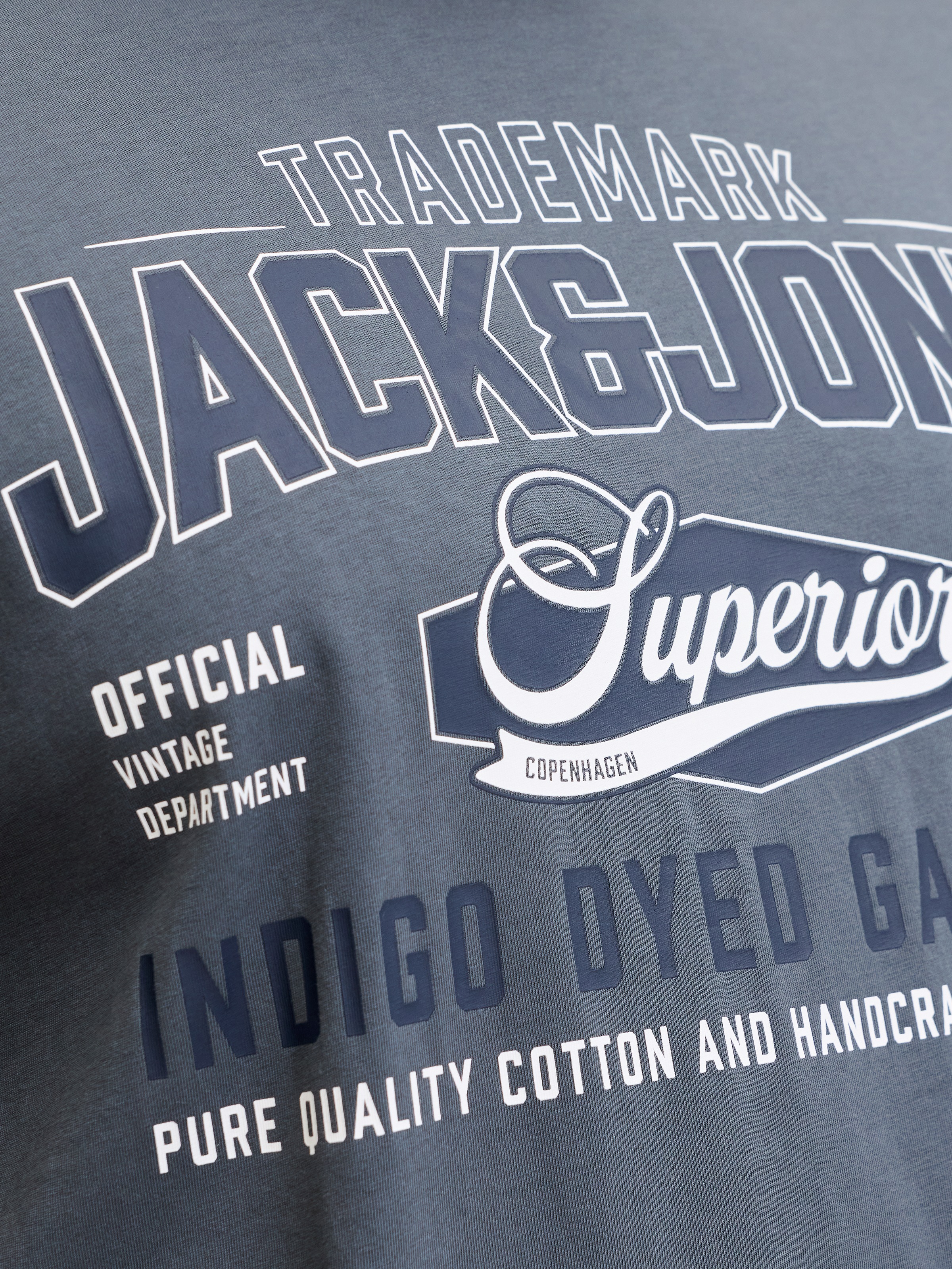 Jack & Jones PlusSize T-shirt »JJELOGO TEE SS O-NECK 2 COL AW26 SN PLS« en pur coton, avec une finition droite au bas, en grande taille