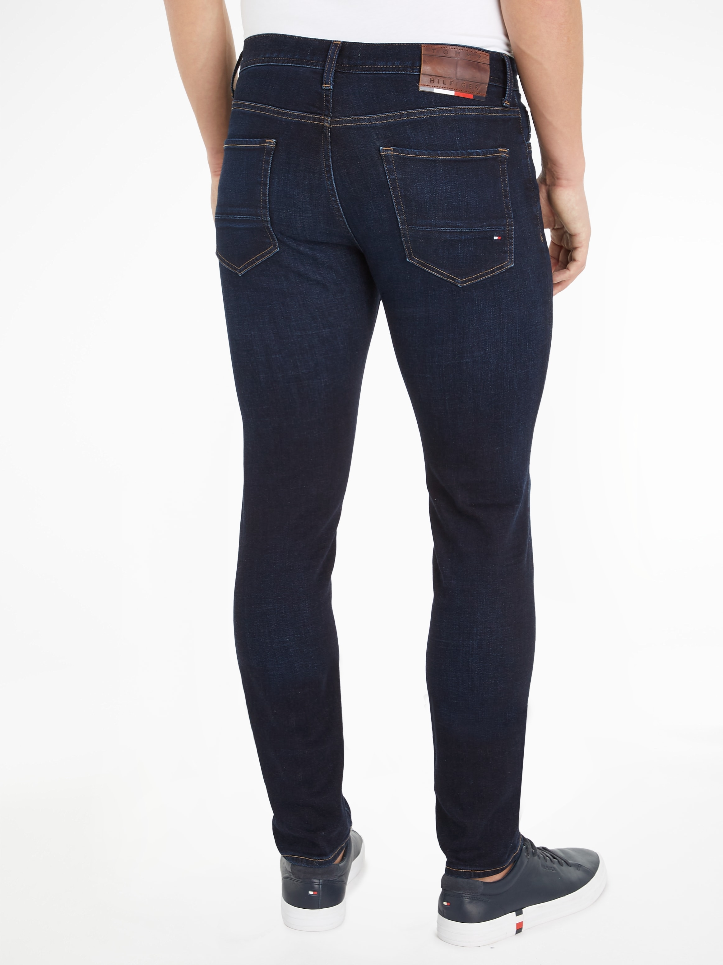 Tommy Hilfiger 5-Pocket-Jeans »SLIM BLEECKER PSTR«, mit Tommy Hilfiger Leder-Batch am hinteren Bundabschluss