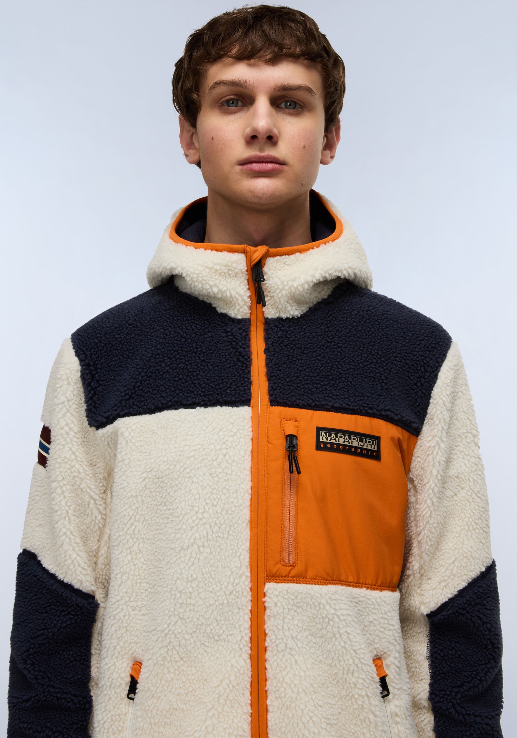 Napapijri Veste en peluche »YUPIK« mit Kapuze mit kontrastfarbenen Details