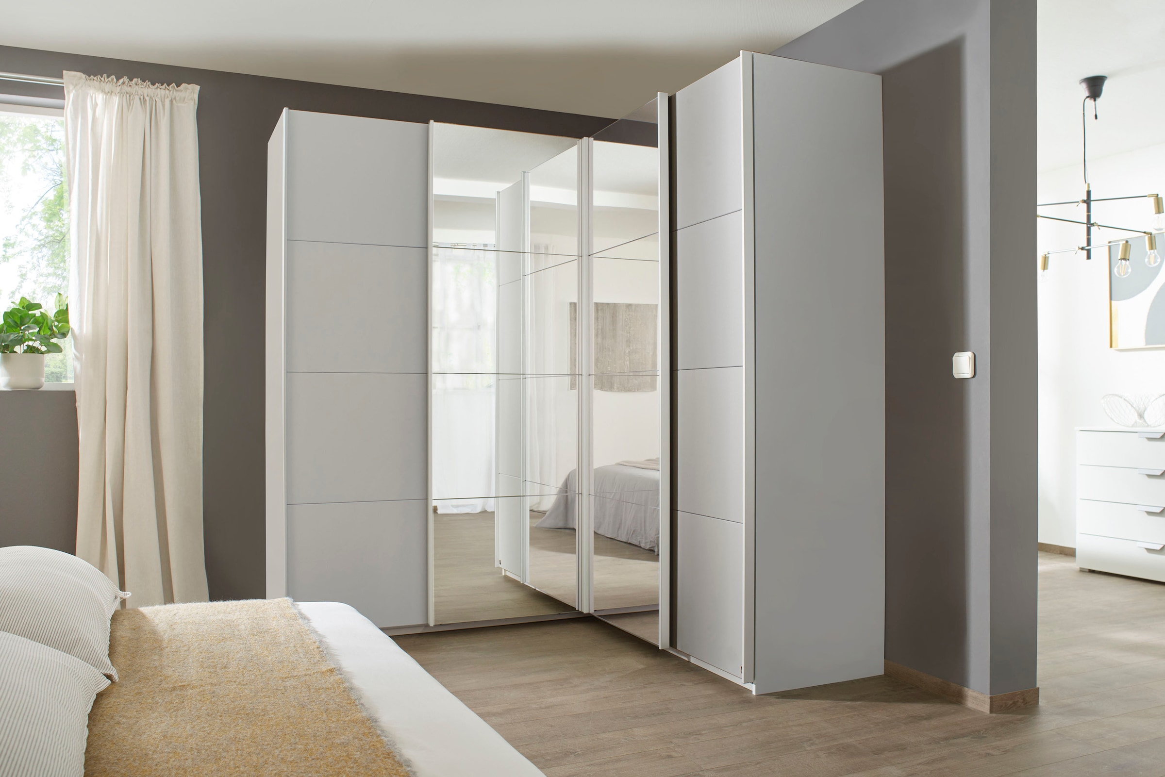 rauch Schwebetürenschrank »Schrank Garderobe Eckkleiderschrank QUADRA Front in Dekor/Hochglanz« Mass 181x187 cm, Höhen 210/229 cm, inkl. Soft-Close-Funktion,  extra grosser Eckschrank inkl. Schubladeneinsatz MADE IN GERMANY