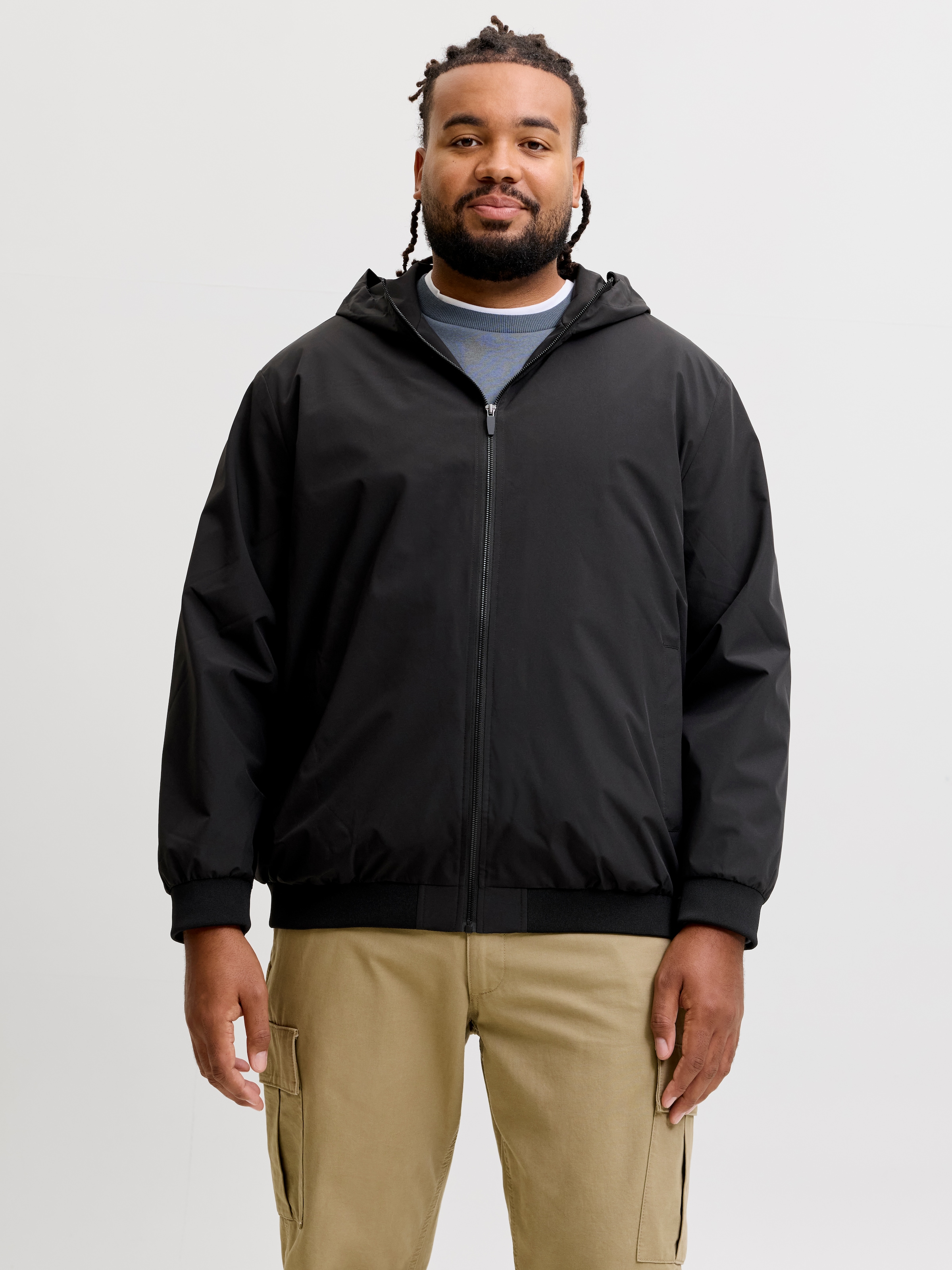Image of Jack & Jones PlusSize Blouson "JJECHARGE LIGHT JACKET HOOD NOOS PLS" mit Kapuze Kunstfaser, regular fit