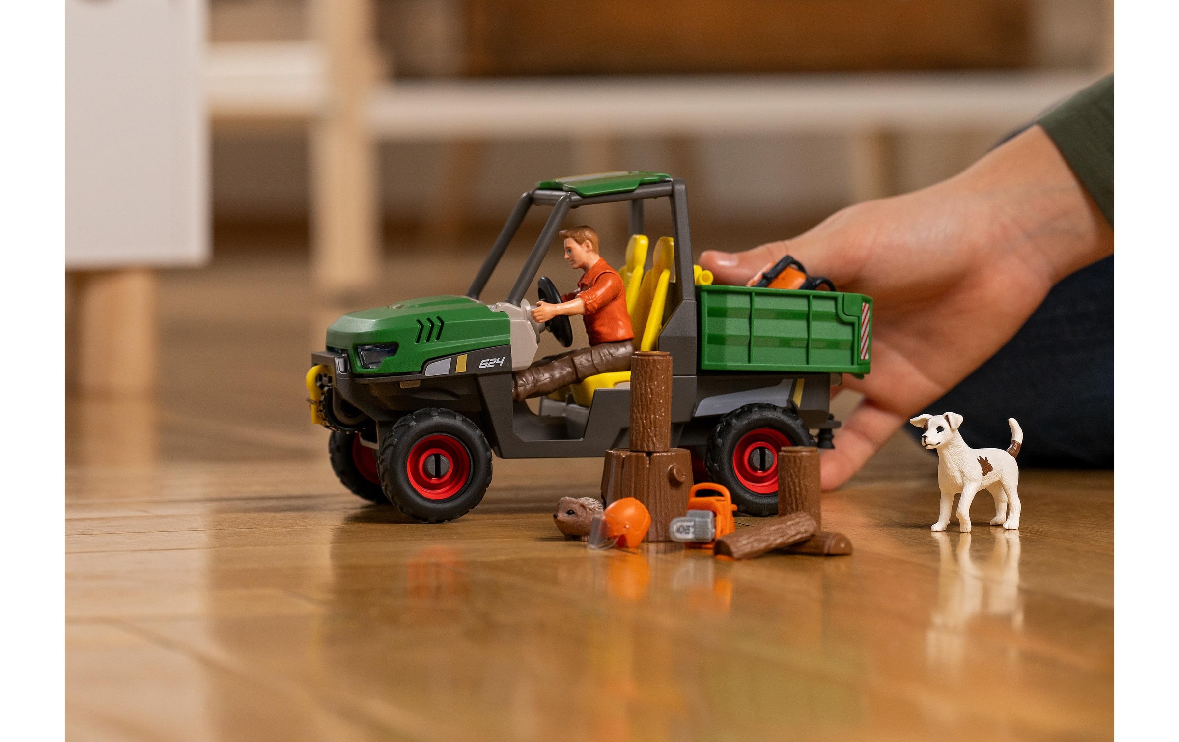 Schleich® Spielwelt »Farm World Waldbauer mit Fahrzeug«