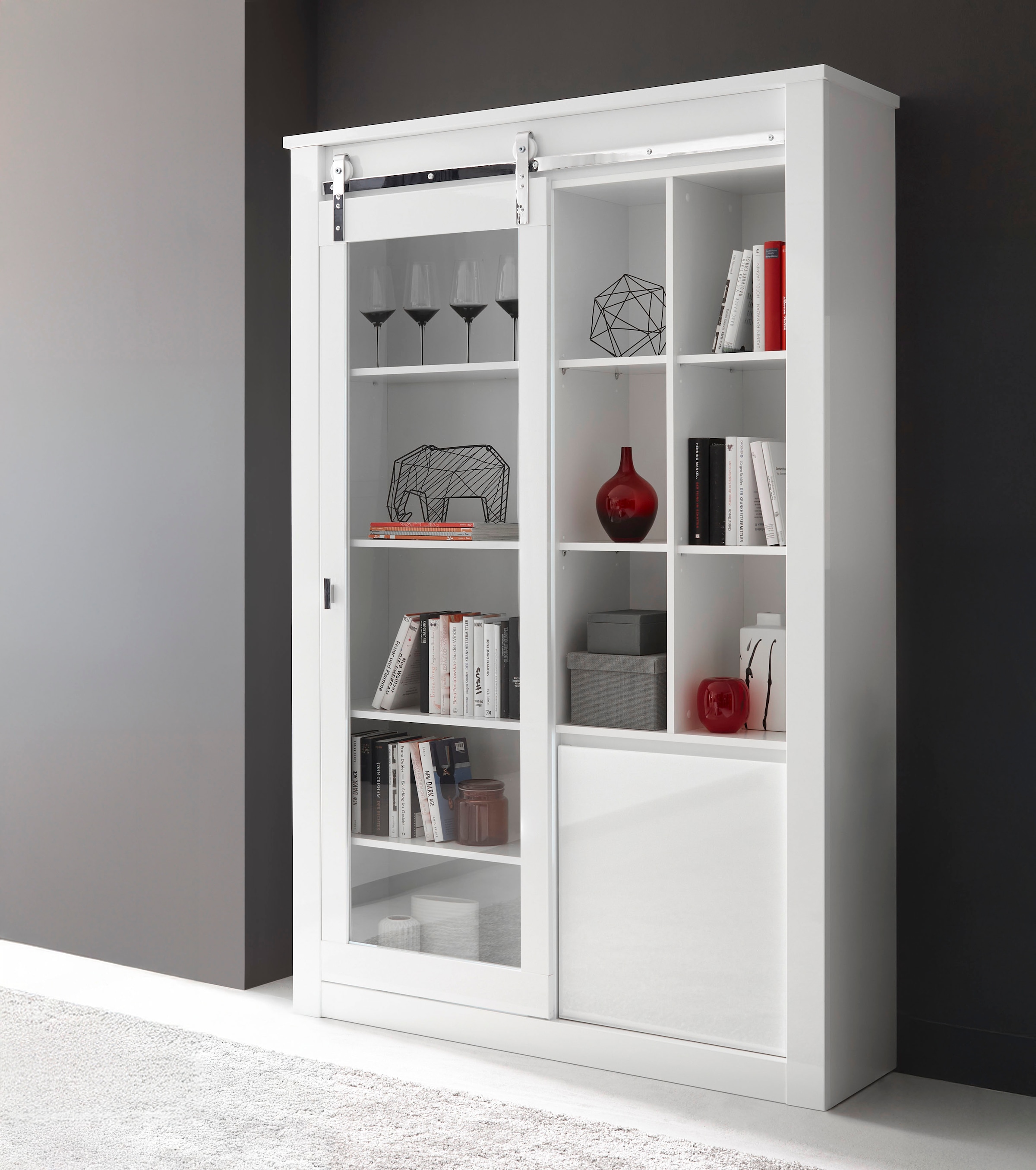 Home affaire Vitrine »Daytona, moderner Hochschrank, Glasvitrine in Weiss Hochglanz« mit Schiebetürenbeschlag in Chrom-Optik, ausreichend Stauraum