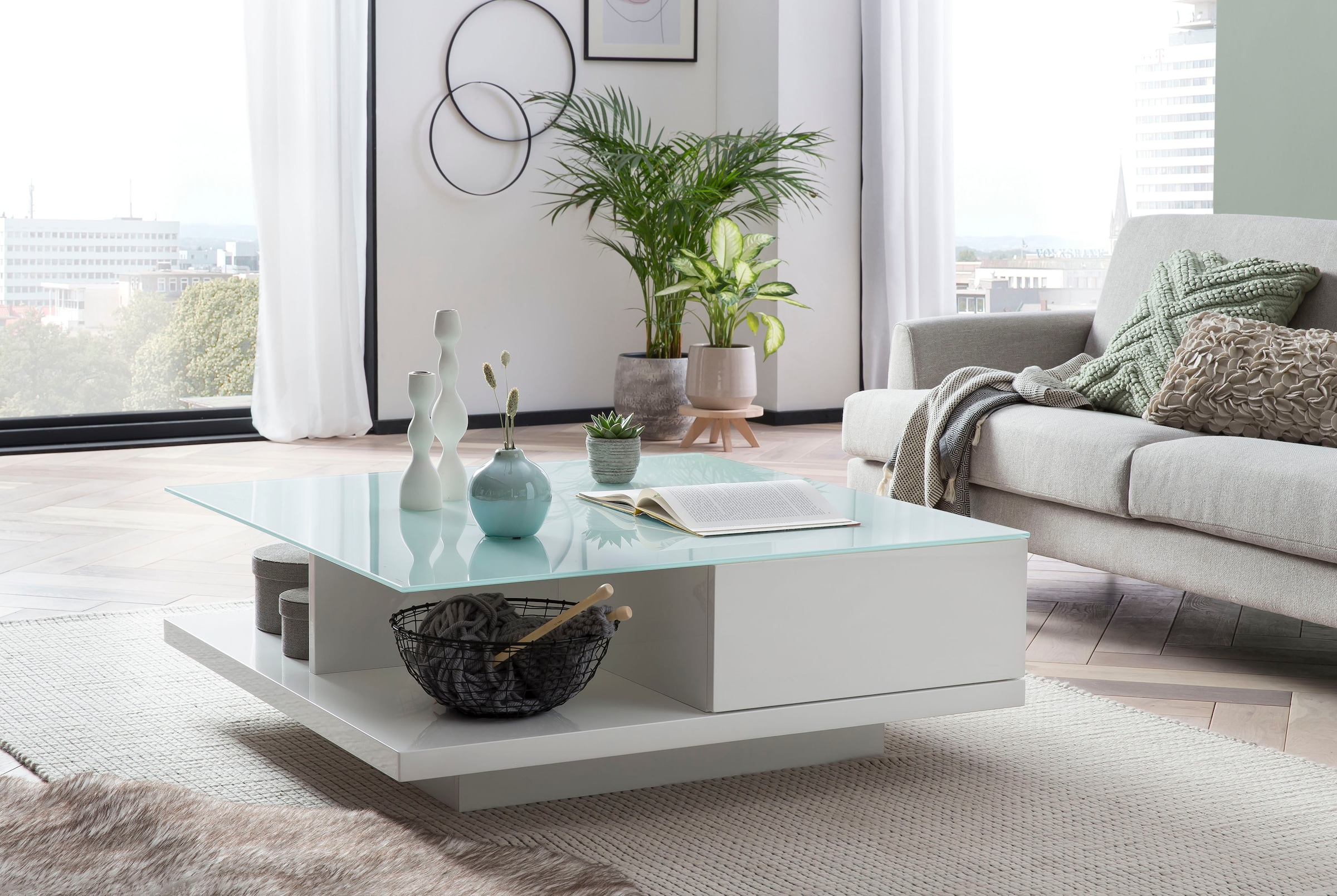 Image of SalesFever Couchtisch "im minimalistischen Stil" Kristallklare Tischplatte aus gehärtetem Glas