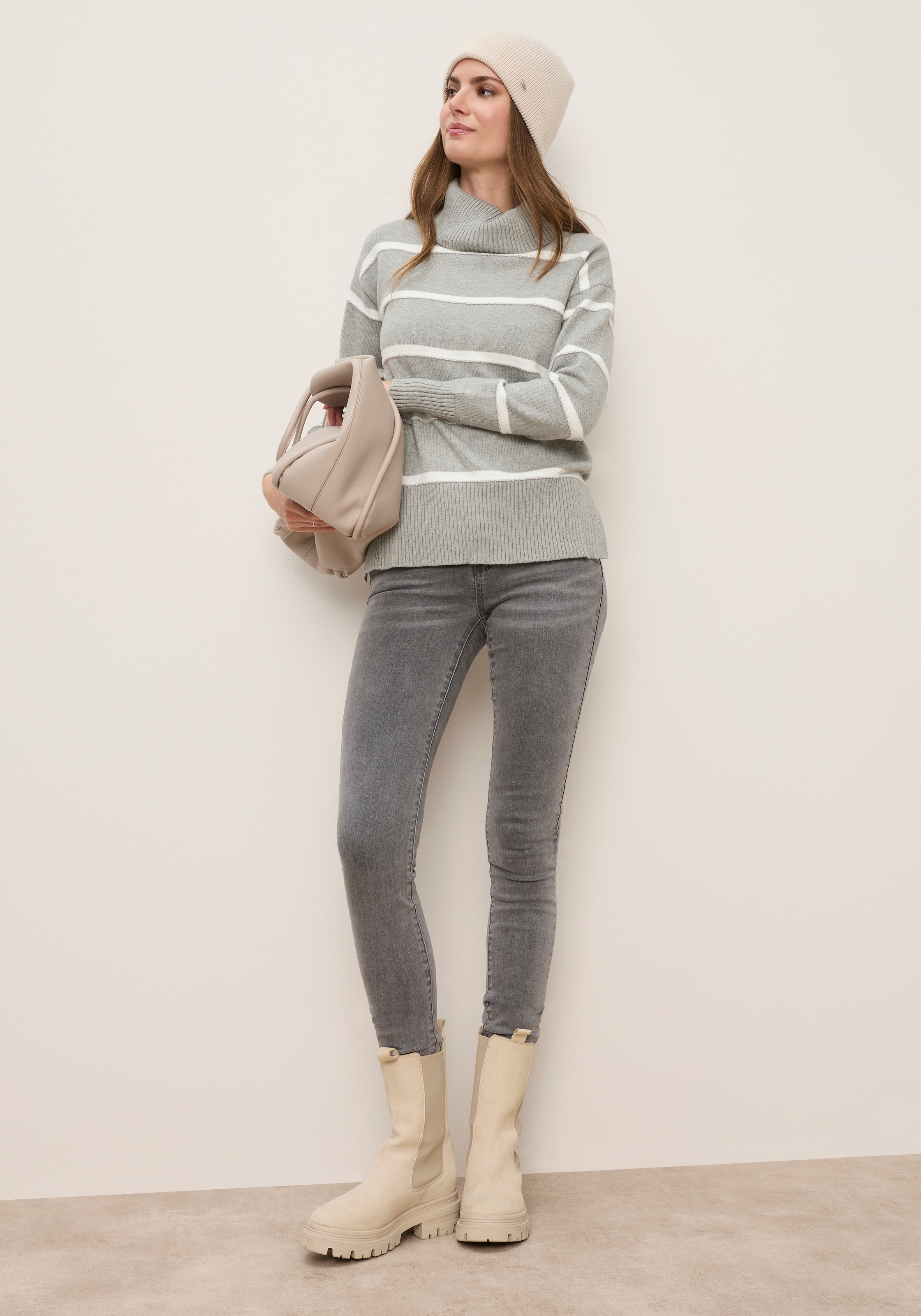 Tamaris Rollkragenpullover »in Oversize-Passform mit gestreifter Optik« aus weicher Viskosemischung