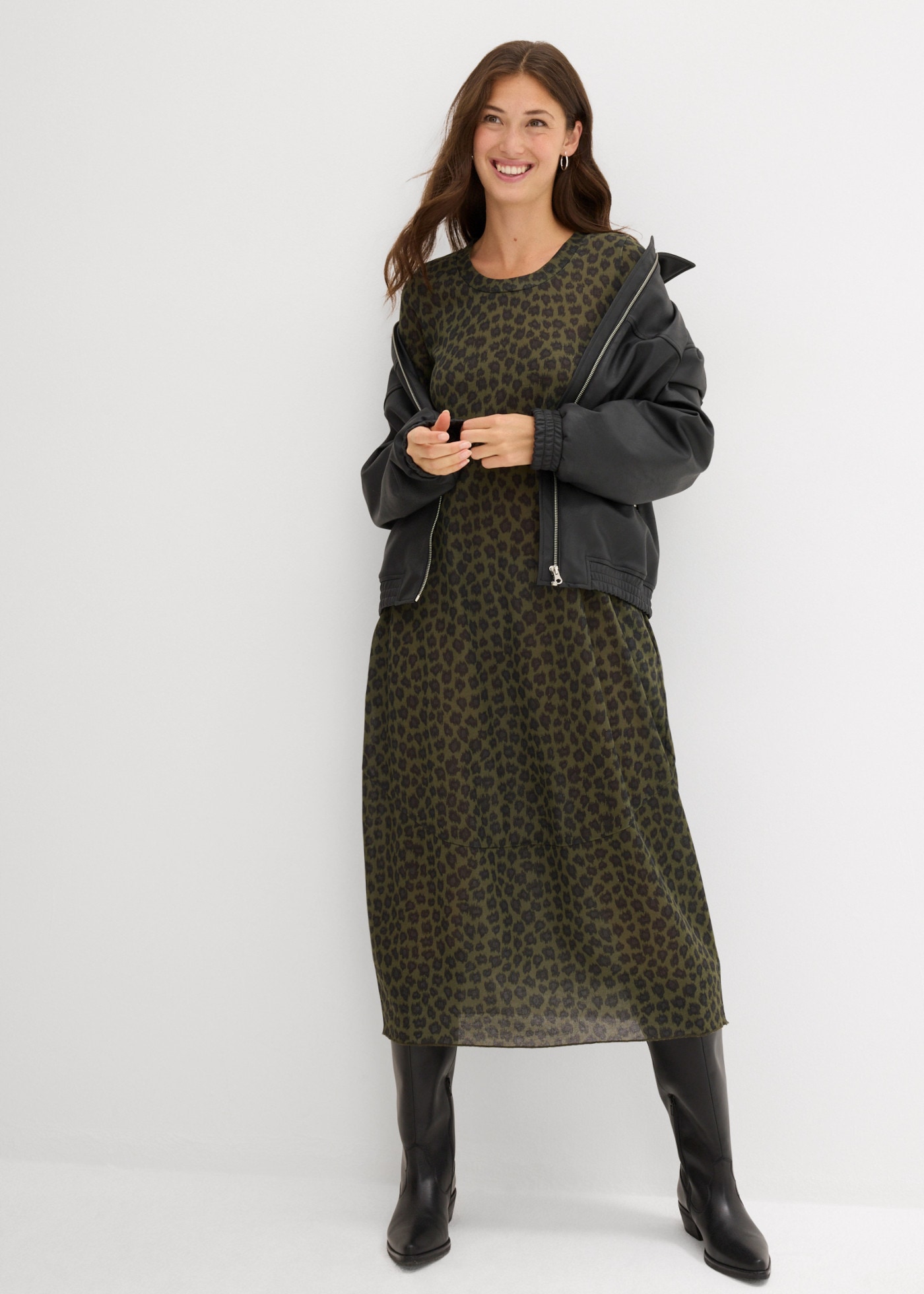 Image of bonprix Regular Fit, Egg-Shape, mit Allover-Leoprint