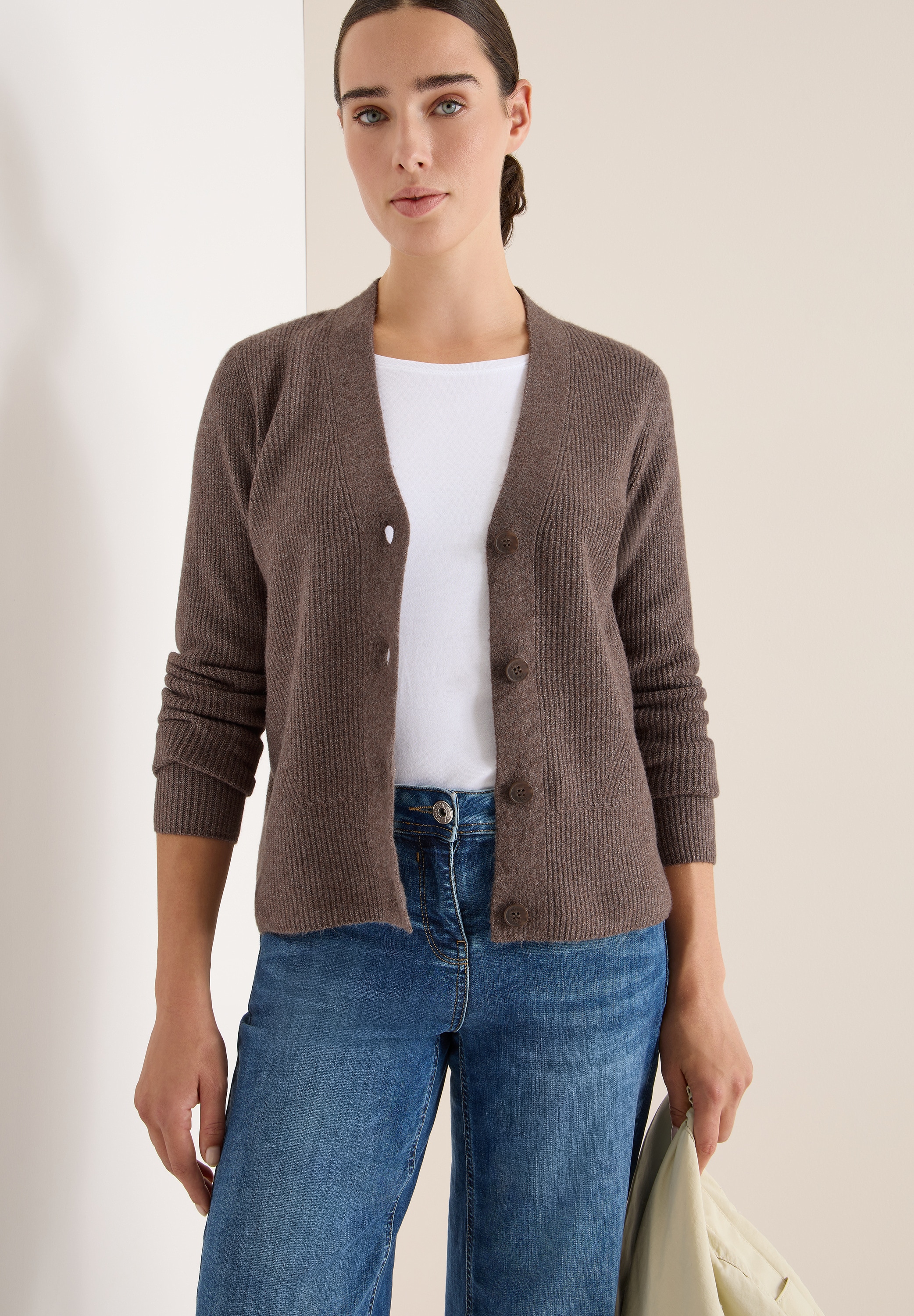 Cecil Cardigan mit Strukturdetail und Knopfleiste