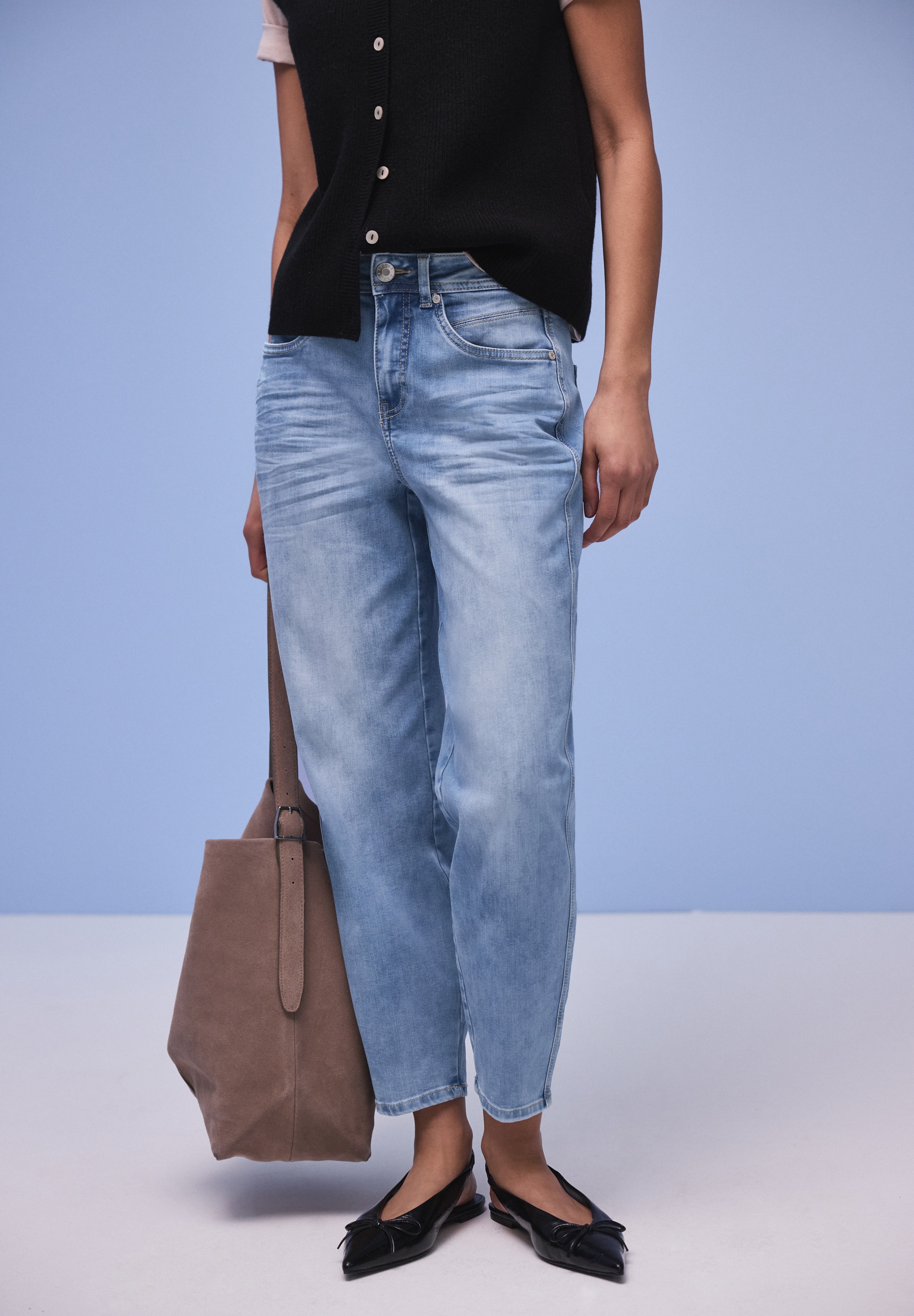 Image of STREET ONE Loose-fit-Jeans "Style KARLIE" Barrel Legs, mit Viskose und Stretch