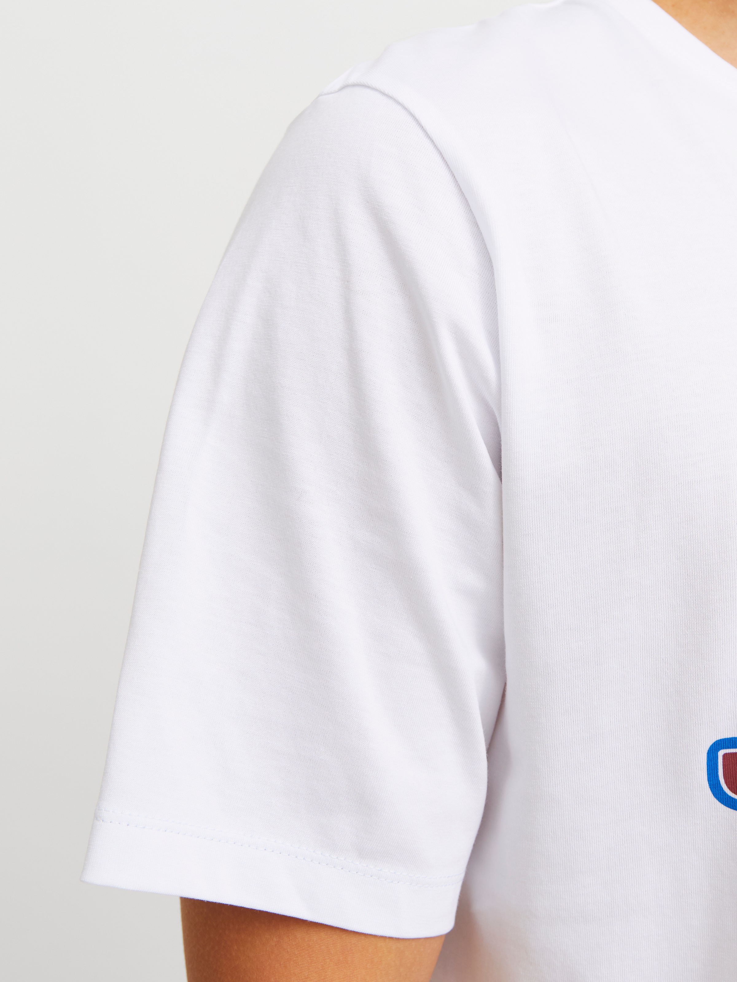 Jack & Jones Rundhalsshirt »JJELOGO TEE SS O-NECK 2 COL SS25 SN«, mit Logo Print