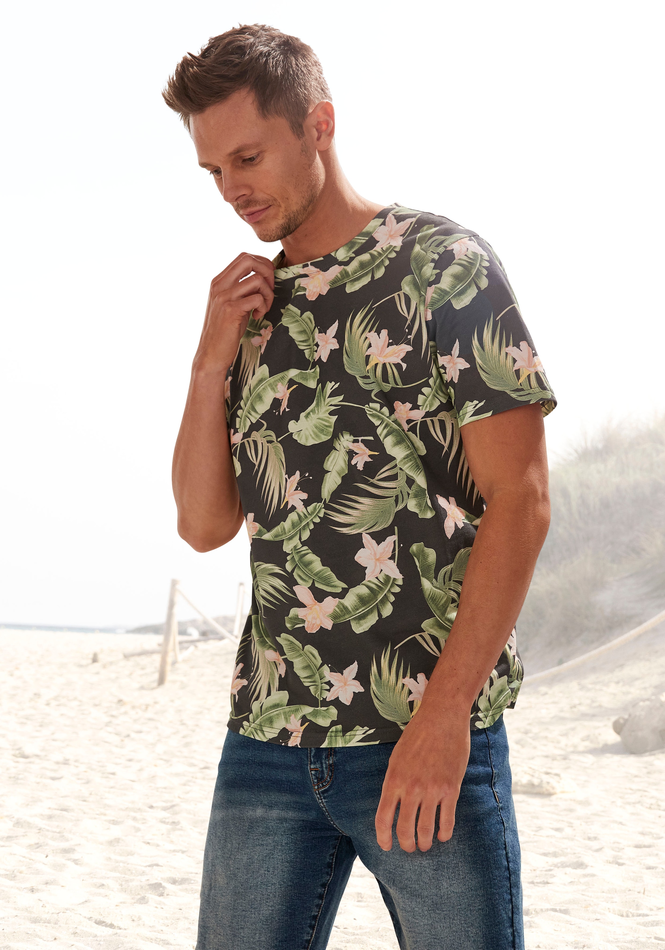 Beachtime T-Shirt »Regular Fit,«, Kurzarm, Freizeitshirt mit Rundhals, Palmendruck, reine Baumwolle