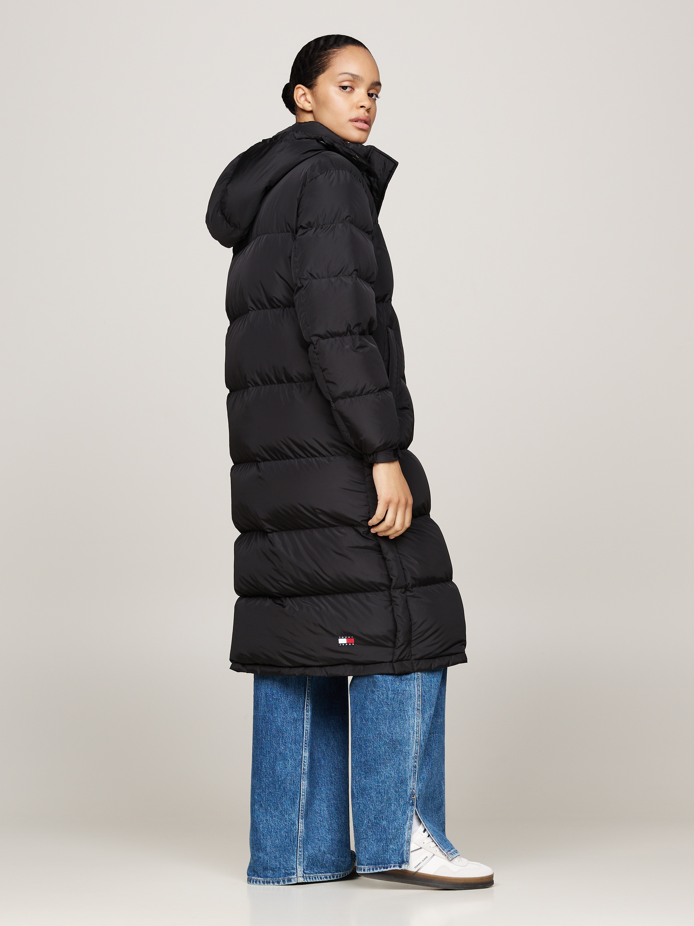 Tommy Jeans Steppmantel »TJW ALASKA LONG PUFFER EXT«, mit Logostickerei