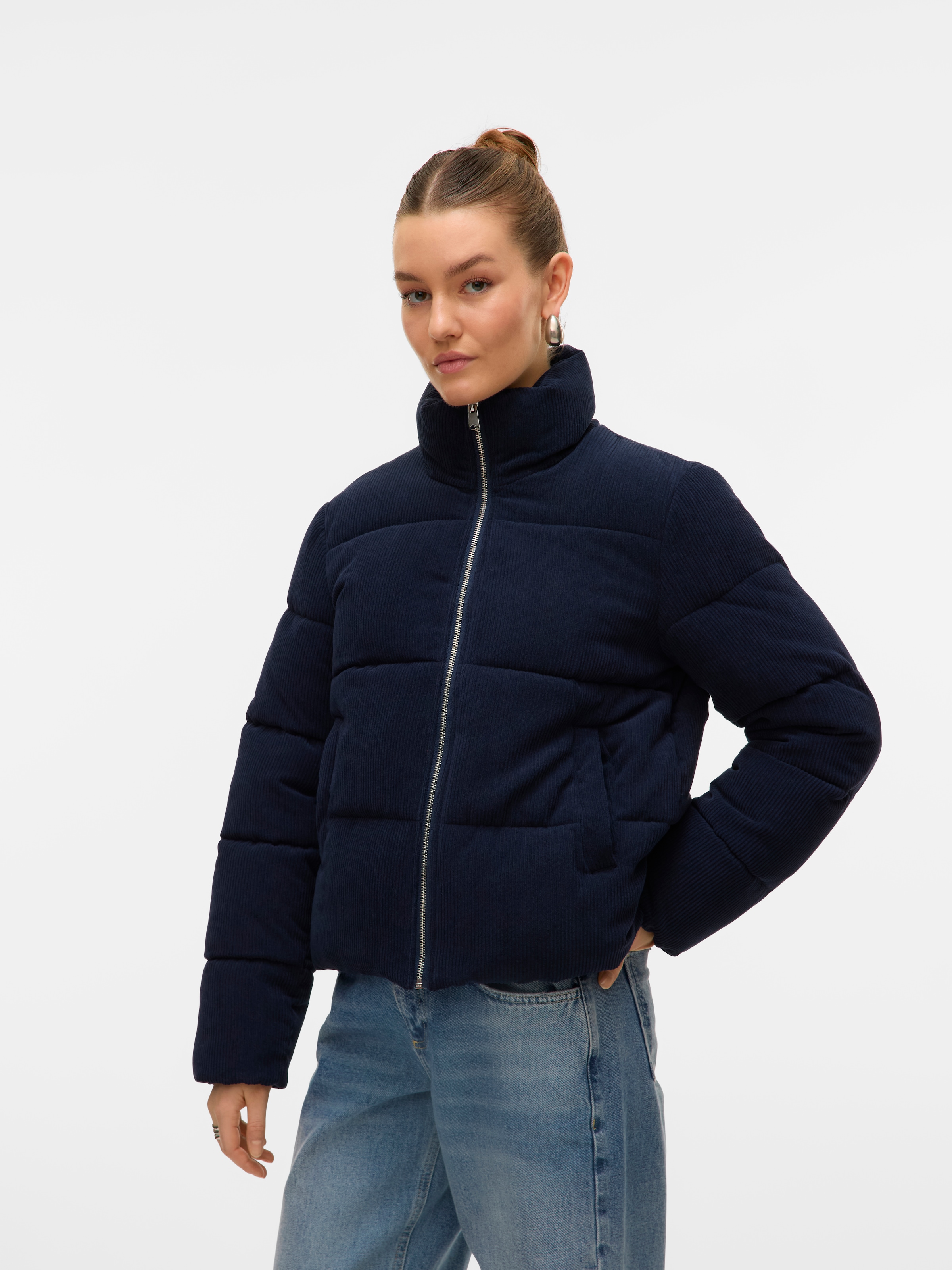Image of Vero Moda Steppjacke "VMDEBRA SHORT JACKET GA ENT"