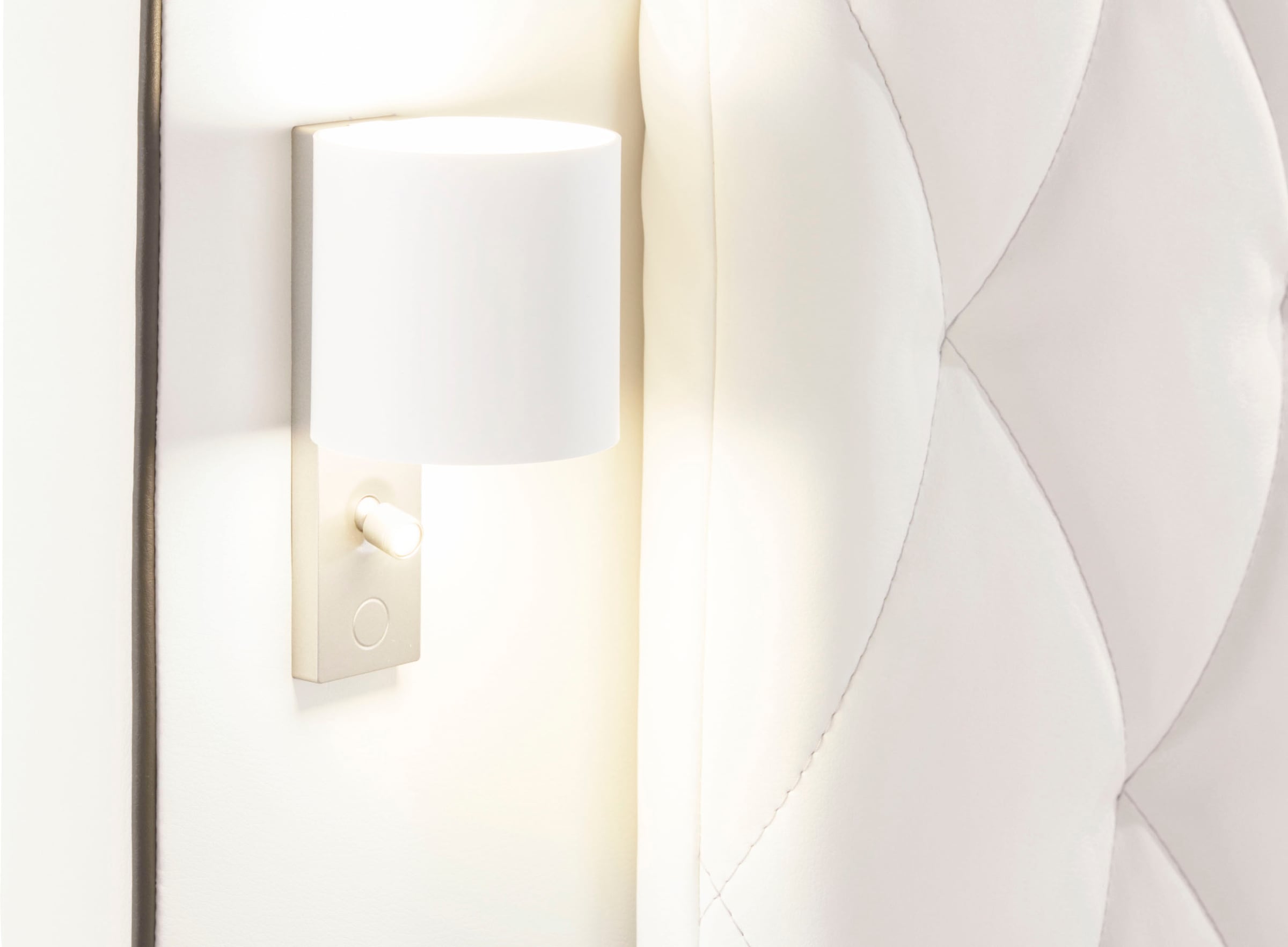 COLLECTION AB Lit boxspring inklusive Bettkasten, LED-Beleuchtung und Topper