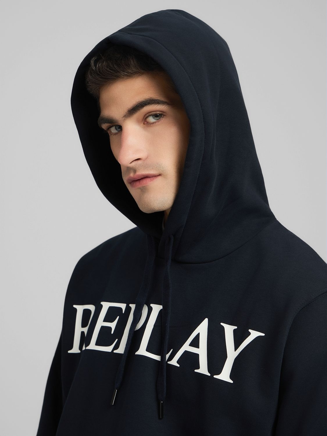 Replay , mit grossem Markenprint vorn
